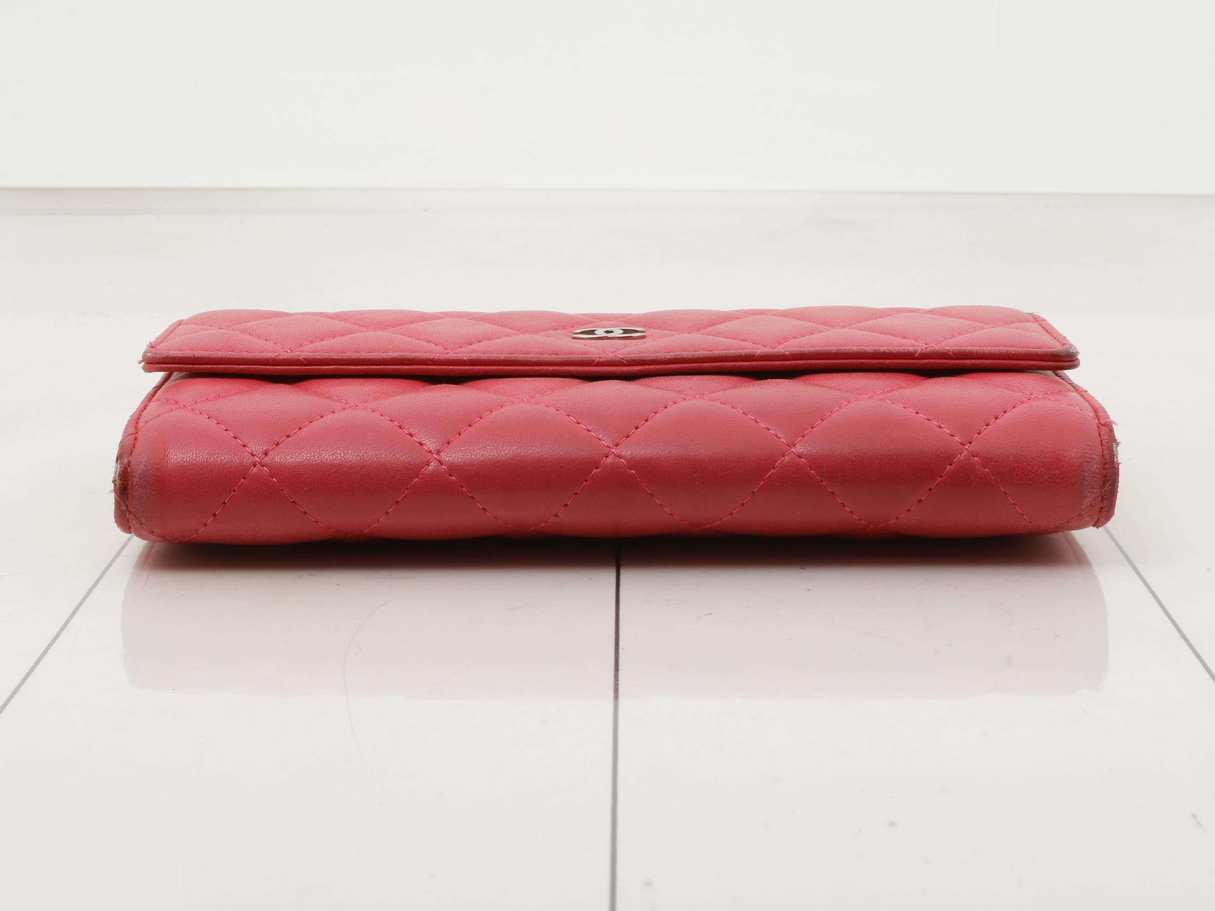 Matelassé (bags) and wallets — view 3