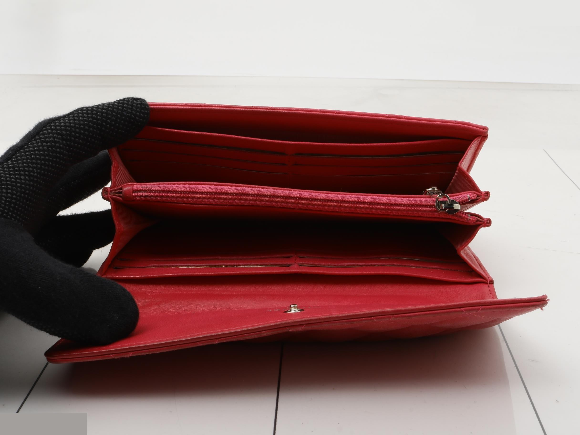 Matelassé (bags) and wallets — view 4