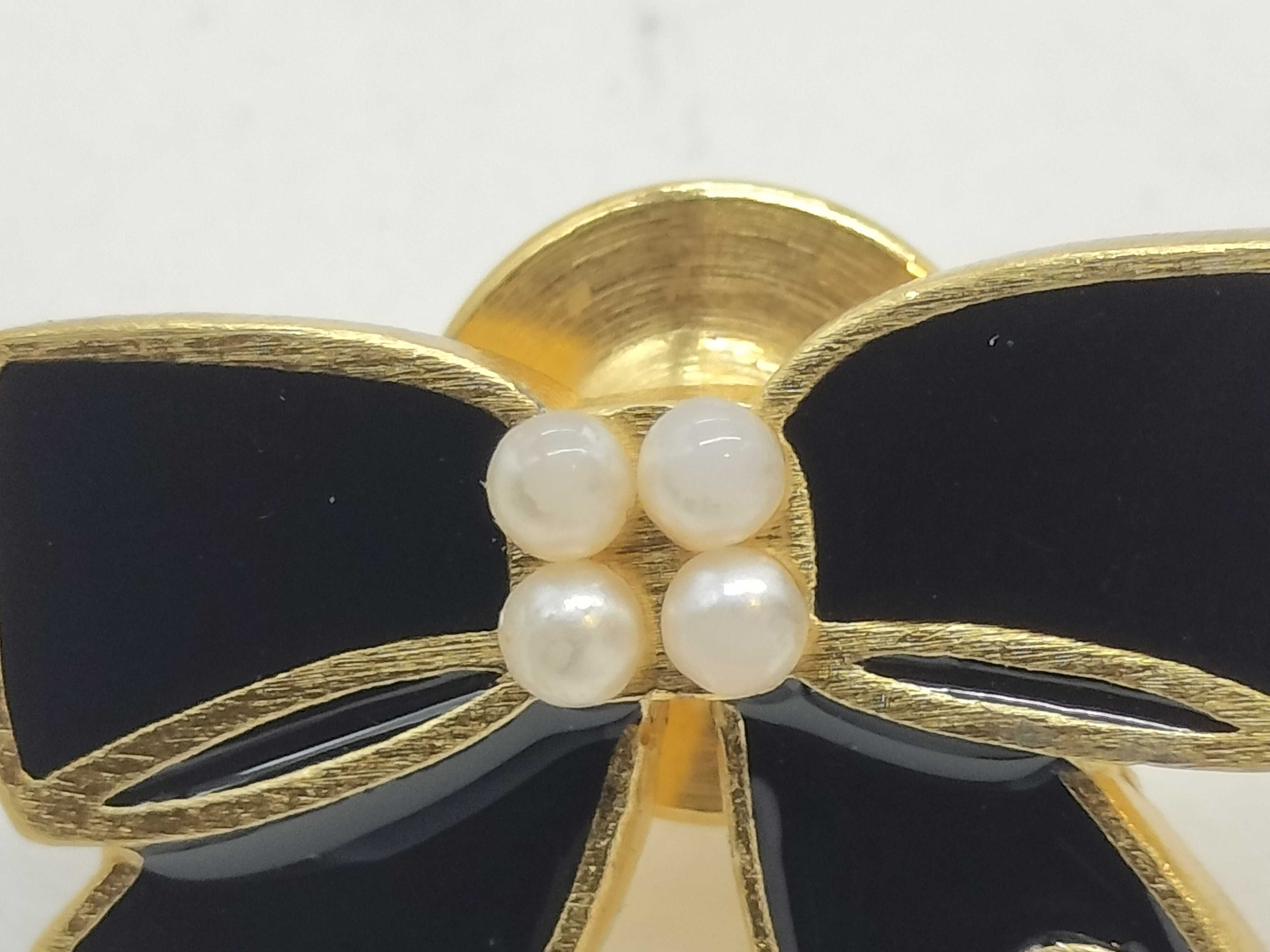 02A Pin Brooch Ribbon Large Brooch — view 2