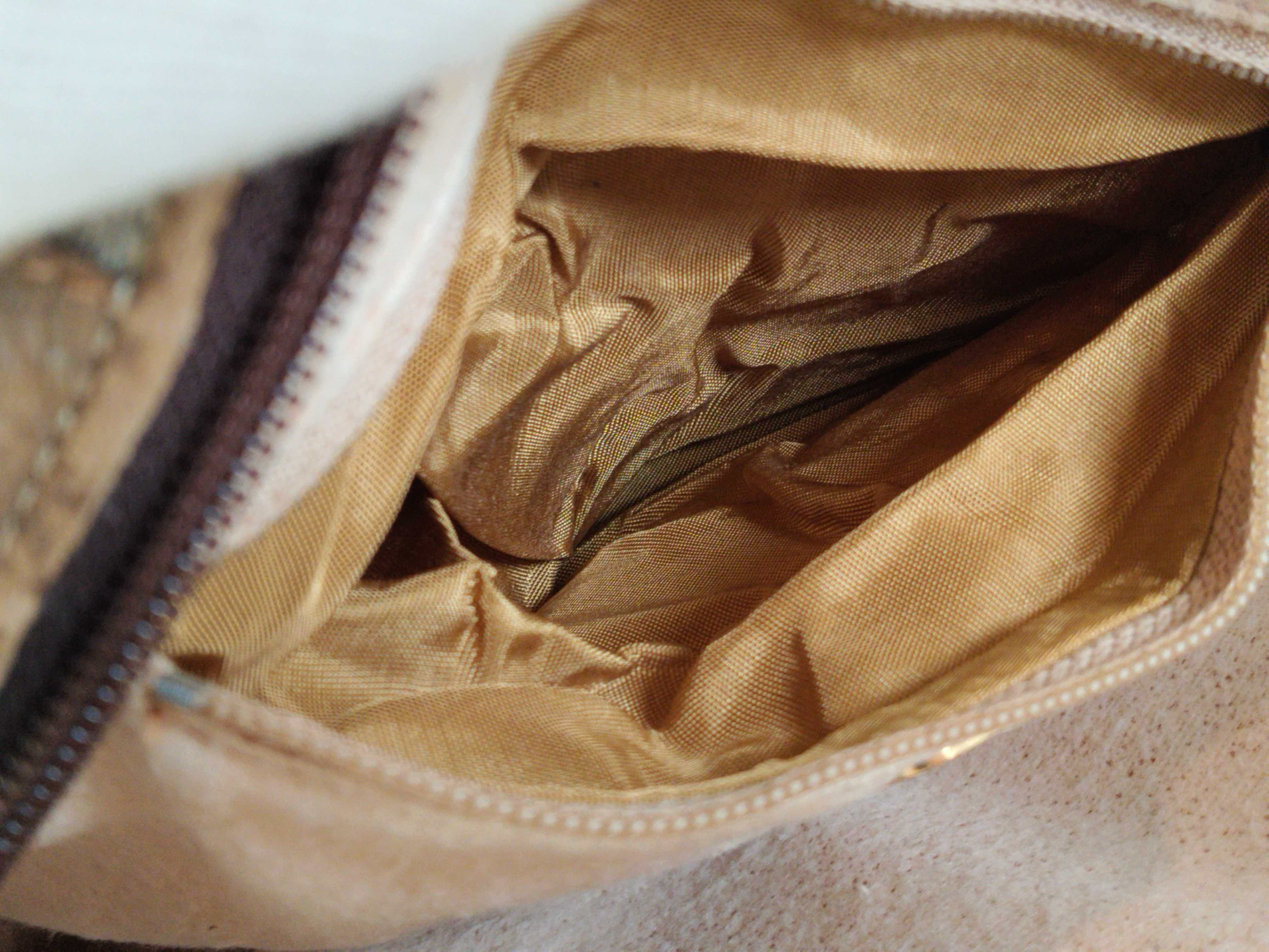 GG Supreme Gucci Plus Shoulder Bag — view 12