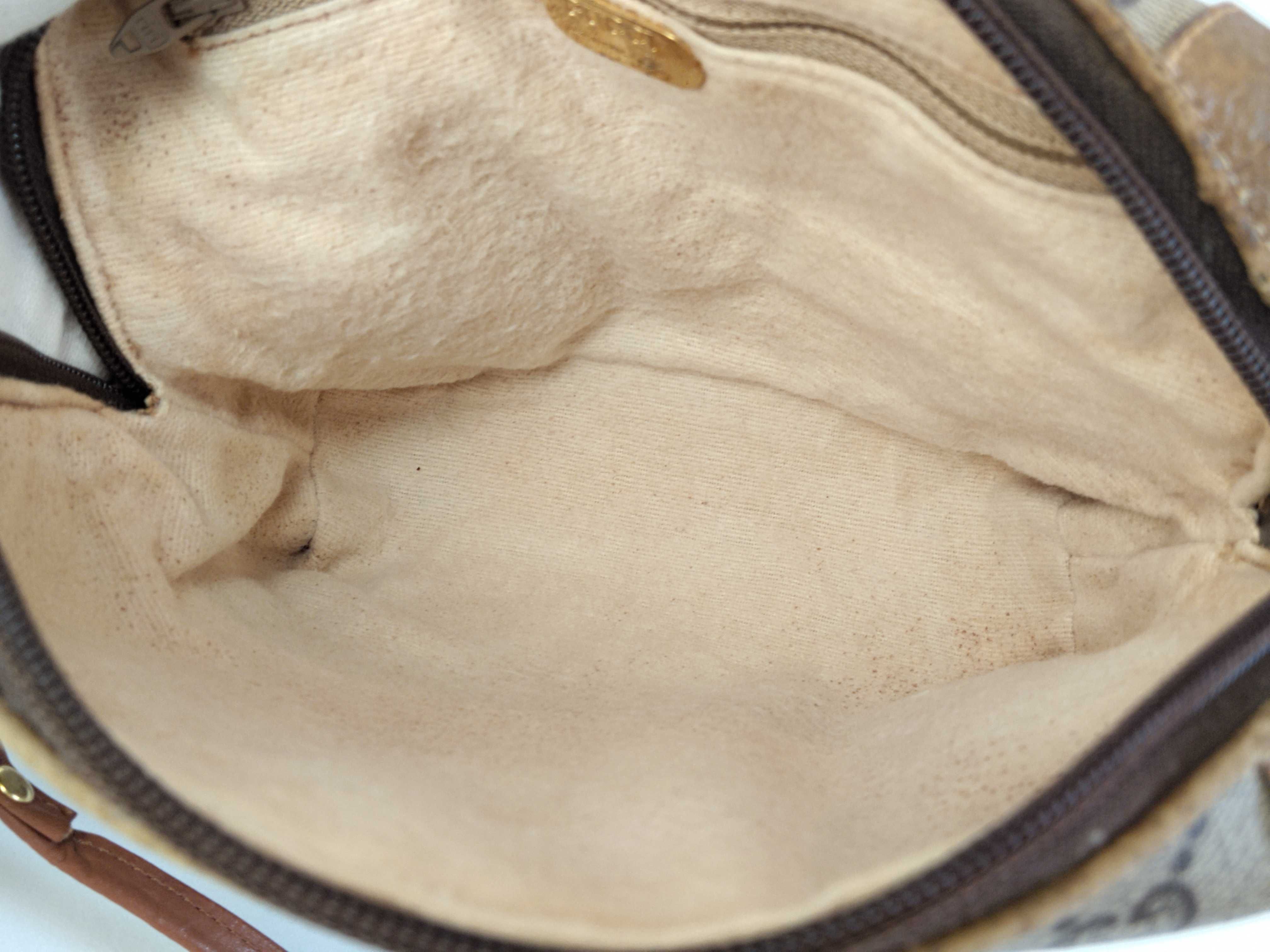 GG Supreme Gucci Plus Shoulder Bag — view 9