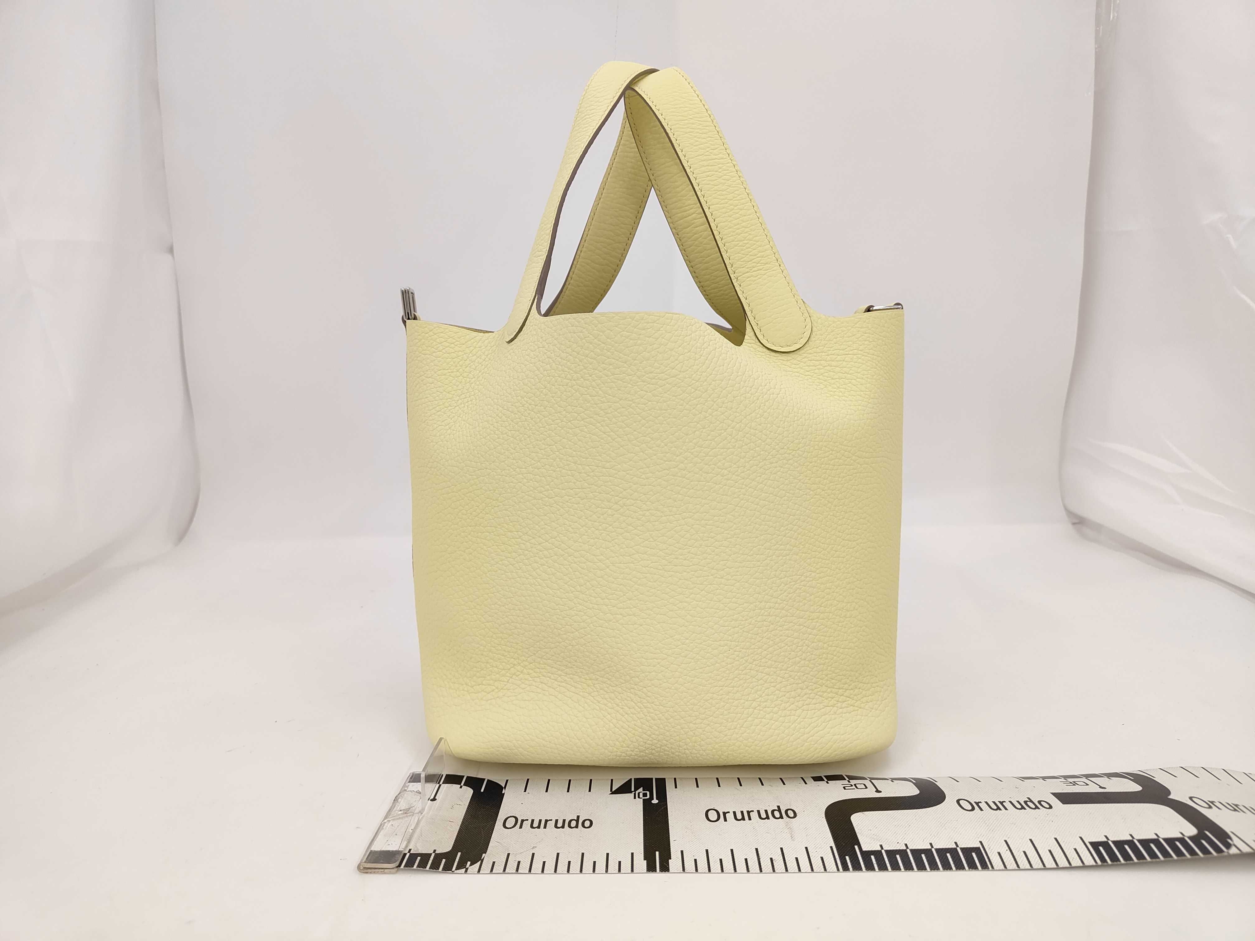 Picotin Lock MM Taurillon Clemence Leather, Jaune Milton, Silver Hardware, W Stamp, Handbag — view 2