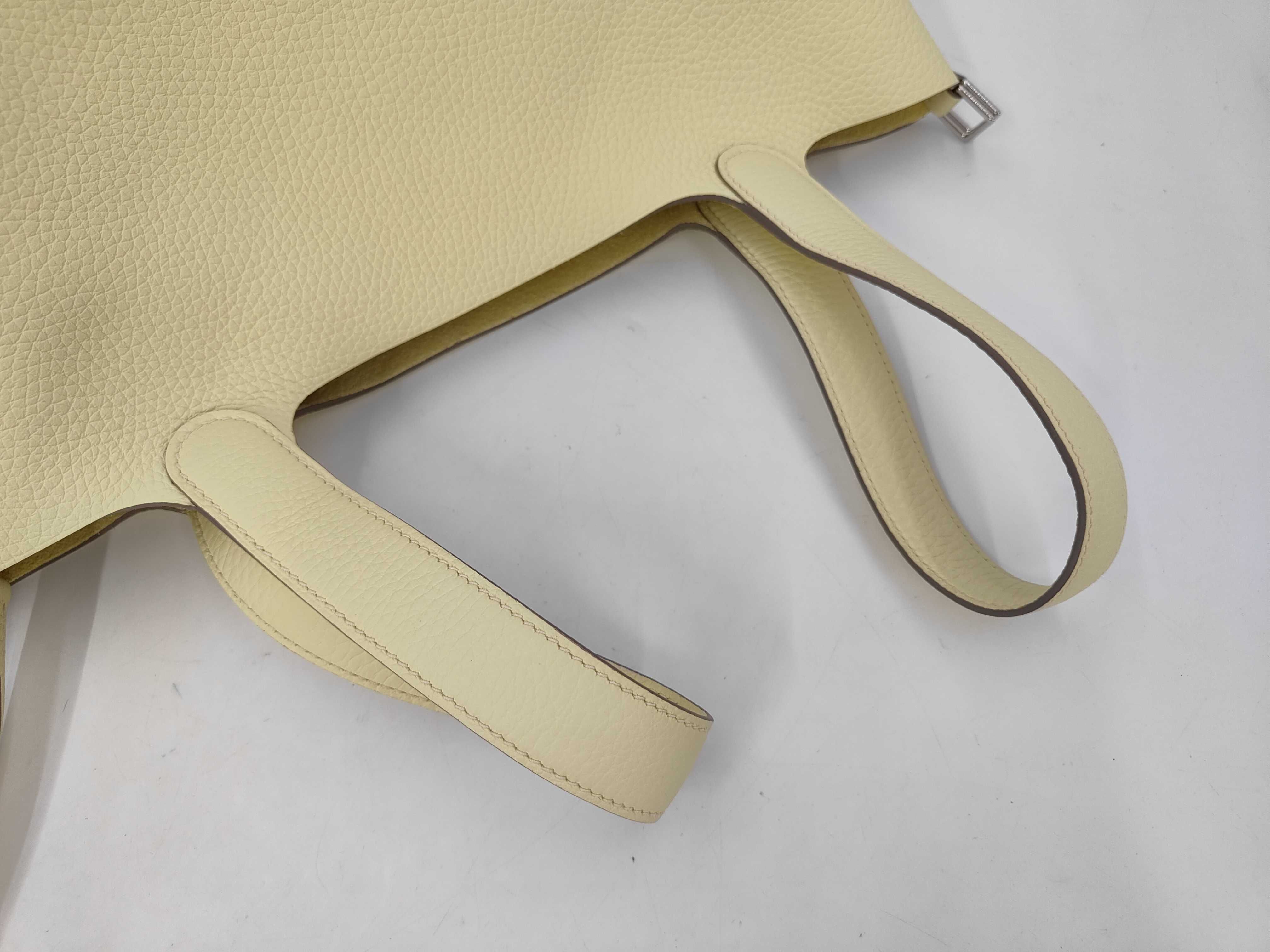 Picotin Lock MM Taurillon Clemence Leather, Jaune Milton, Silver Hardware, W Stamp, Handbag — view 5