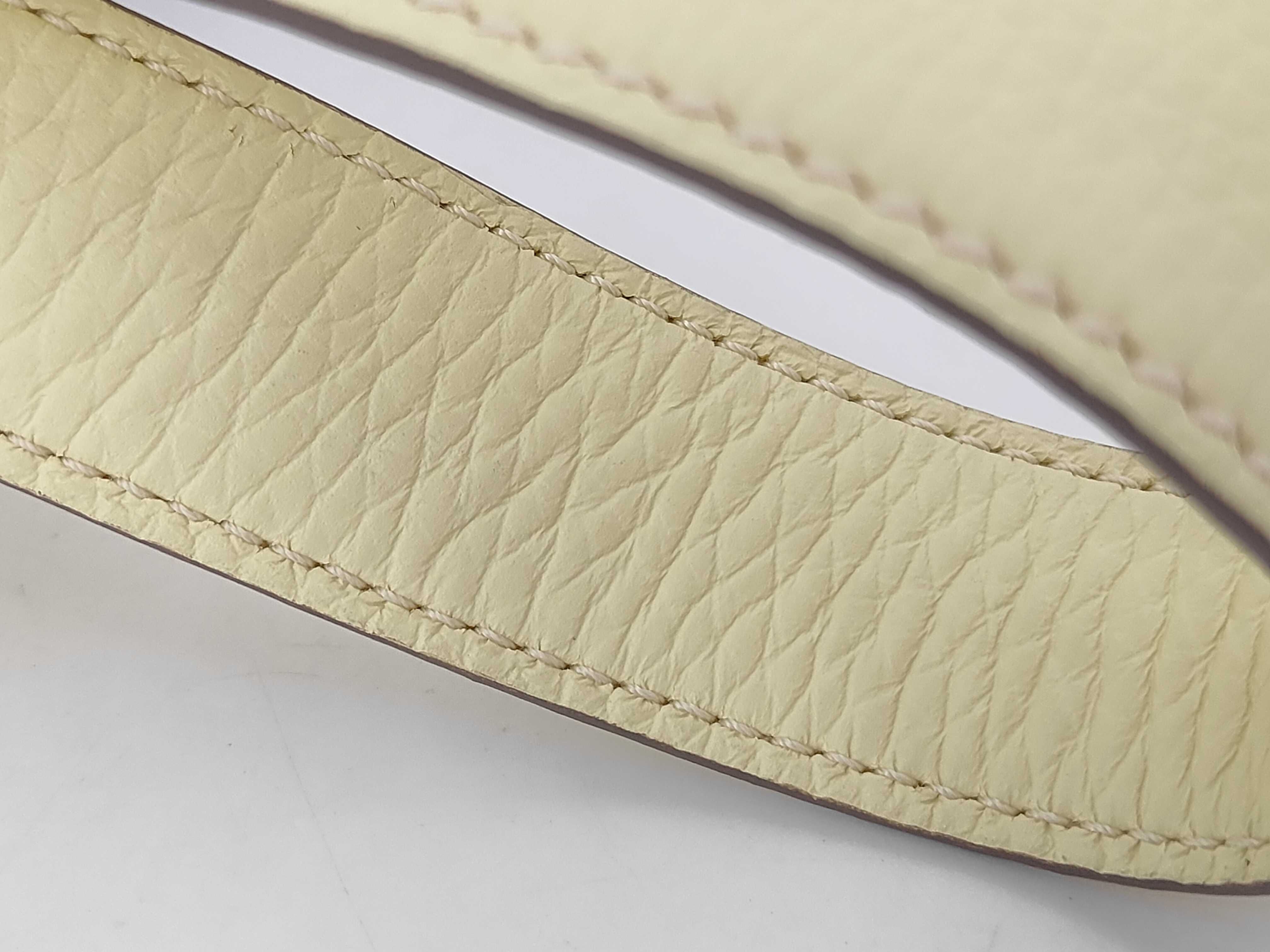Picotin Lock MM Taurillon Clemence Leather, Jaune Milton, Silver Hardware, W Stamp, Handbag — view 6