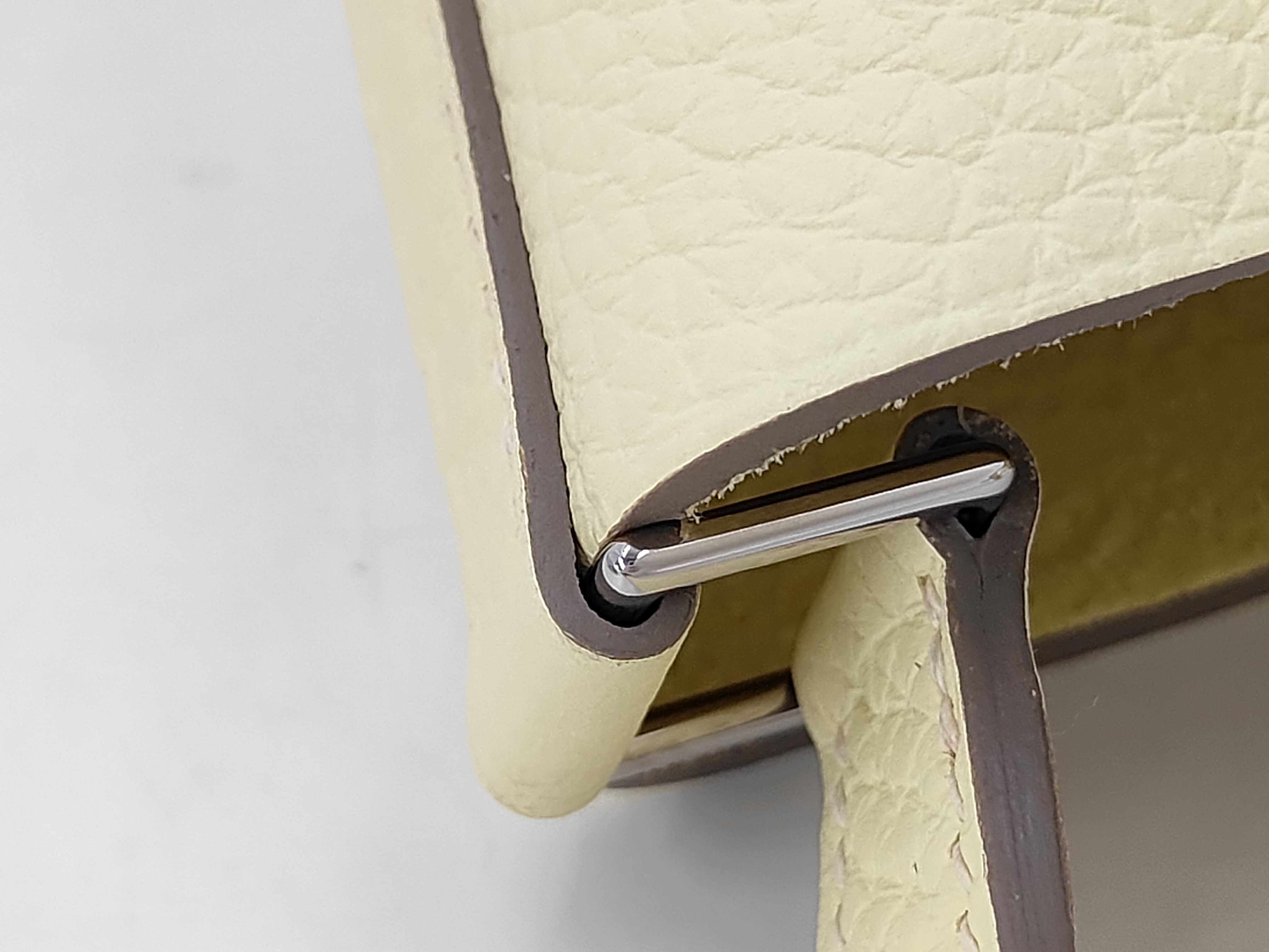 Picotin Lock MM Taurillon Clemence Leather, Jaune Milton, Silver Hardware, W Stamp, Handbag — view 7