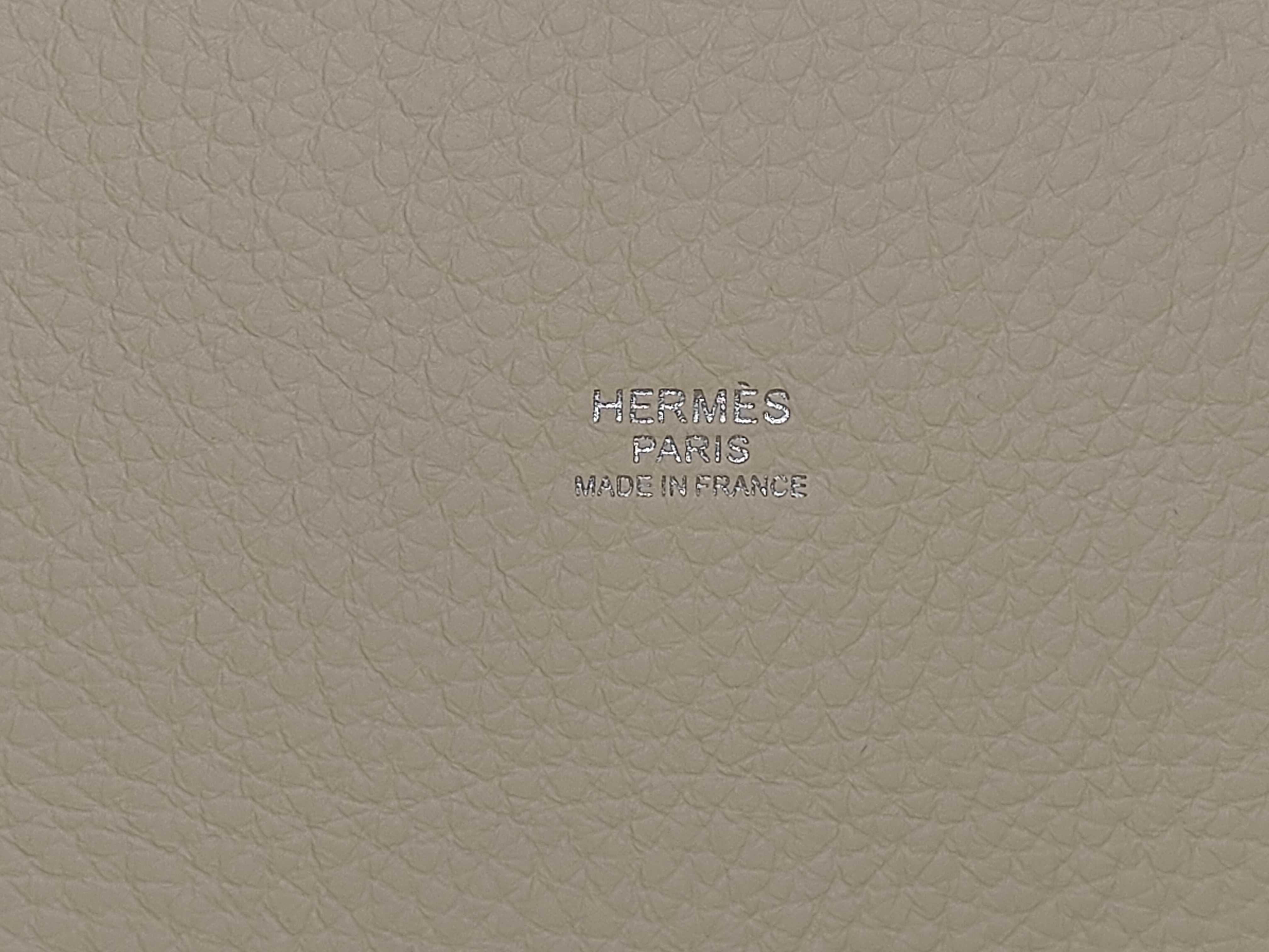 Picotin Lock MM Taurillon Clemence Leather, Jaune Milton, Silver Hardware, W Stamp, Handbag — view 10