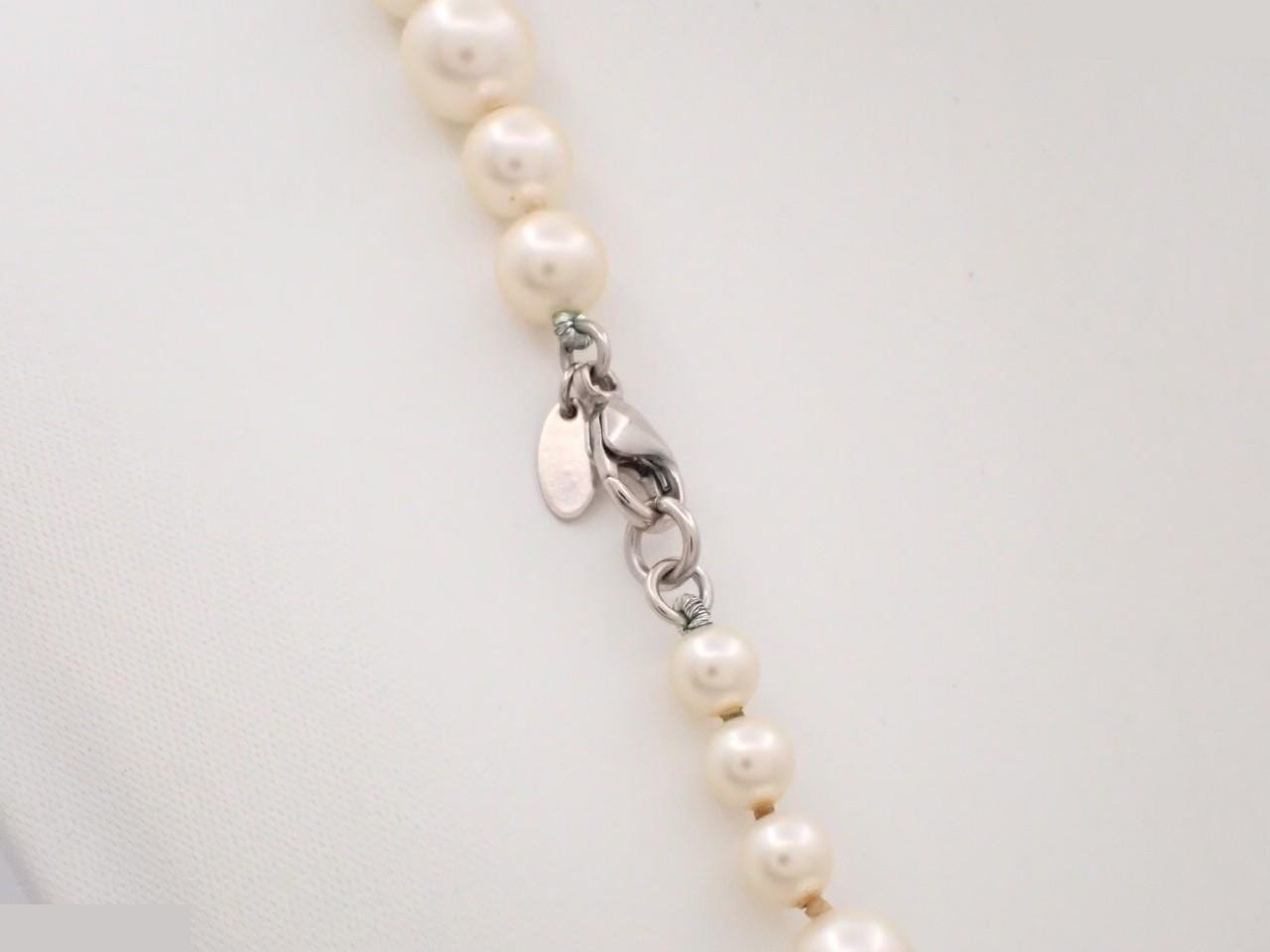 Faux pearl necklace, chain approximately 84cm — view 2