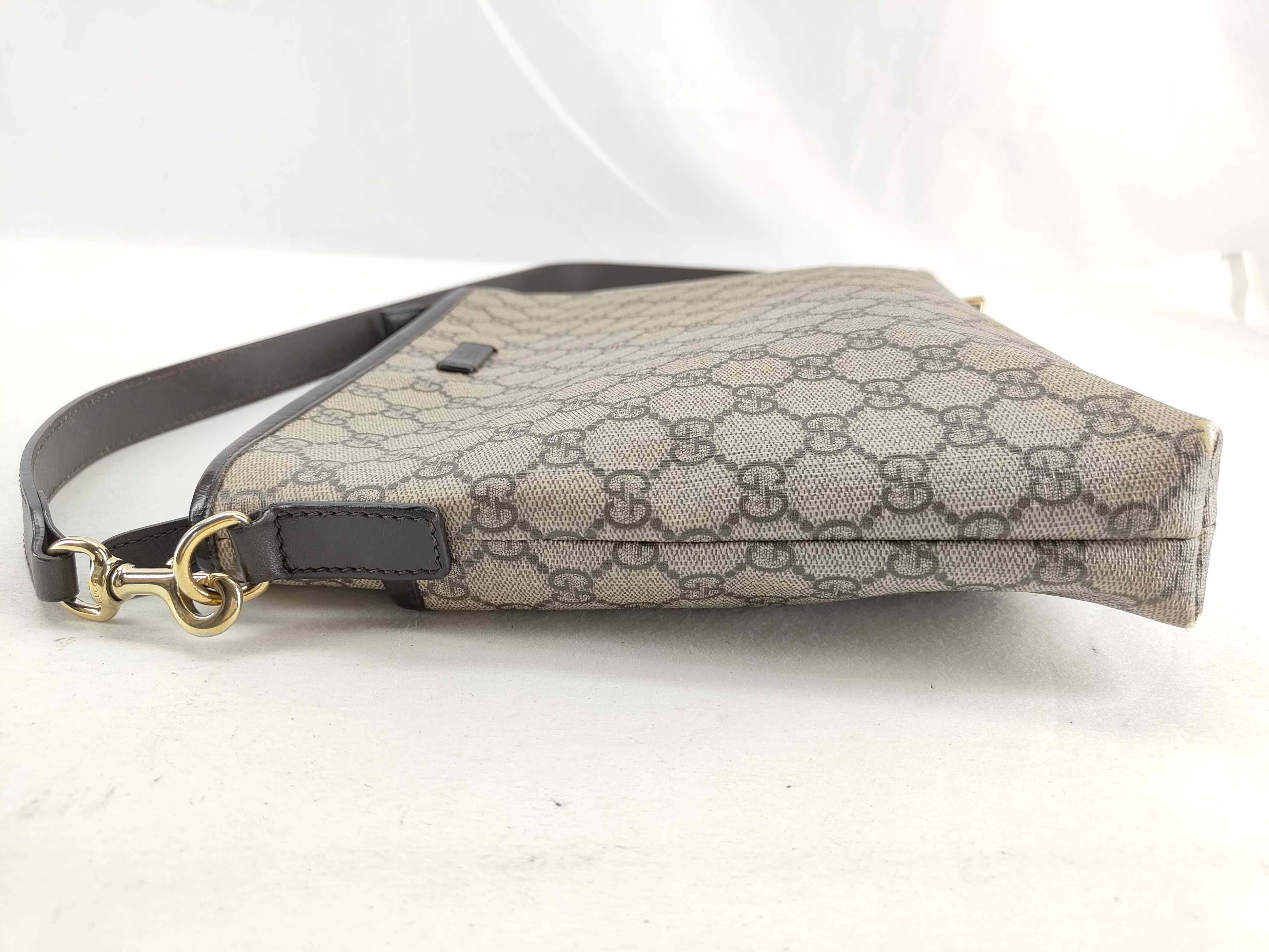 GG Supreme Shoulder Bag — view 10