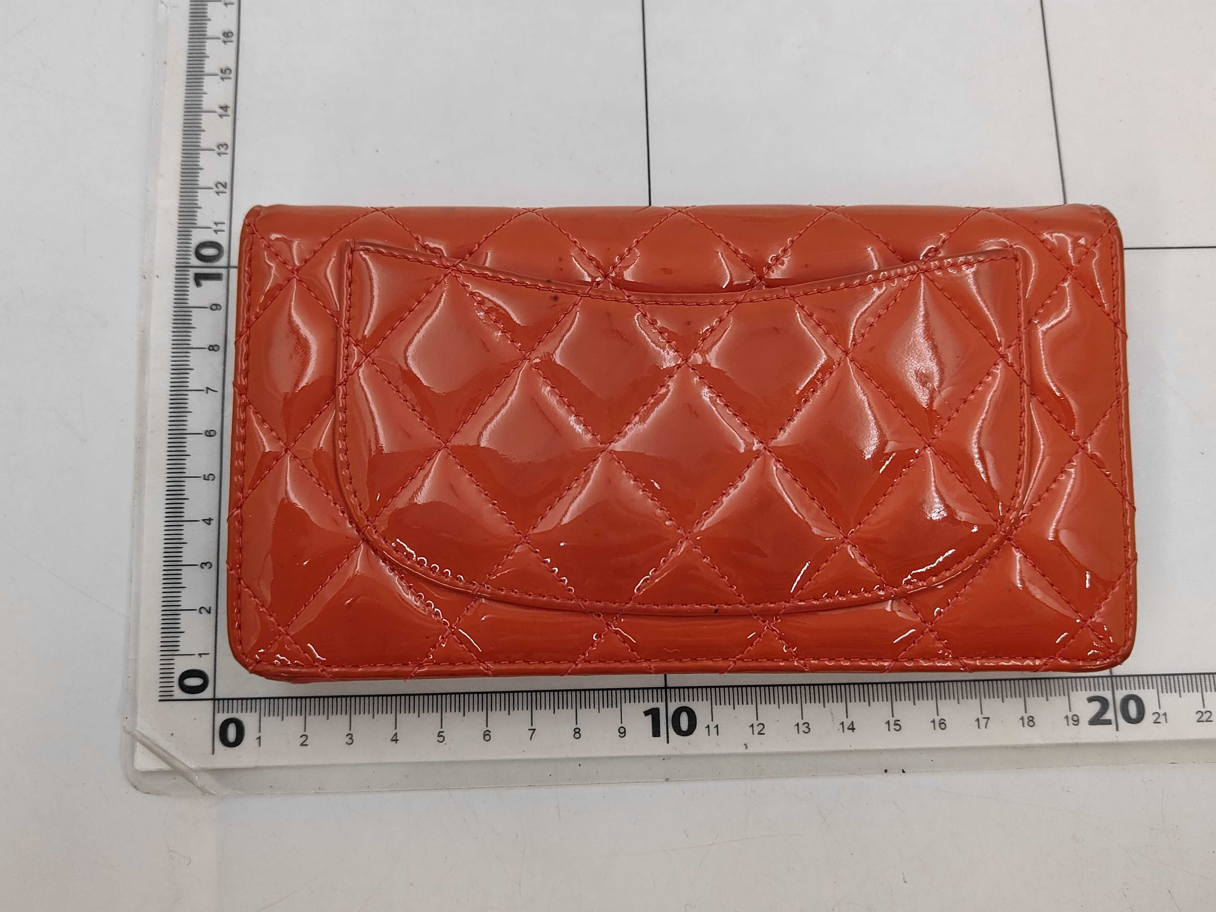 wallet — view 2