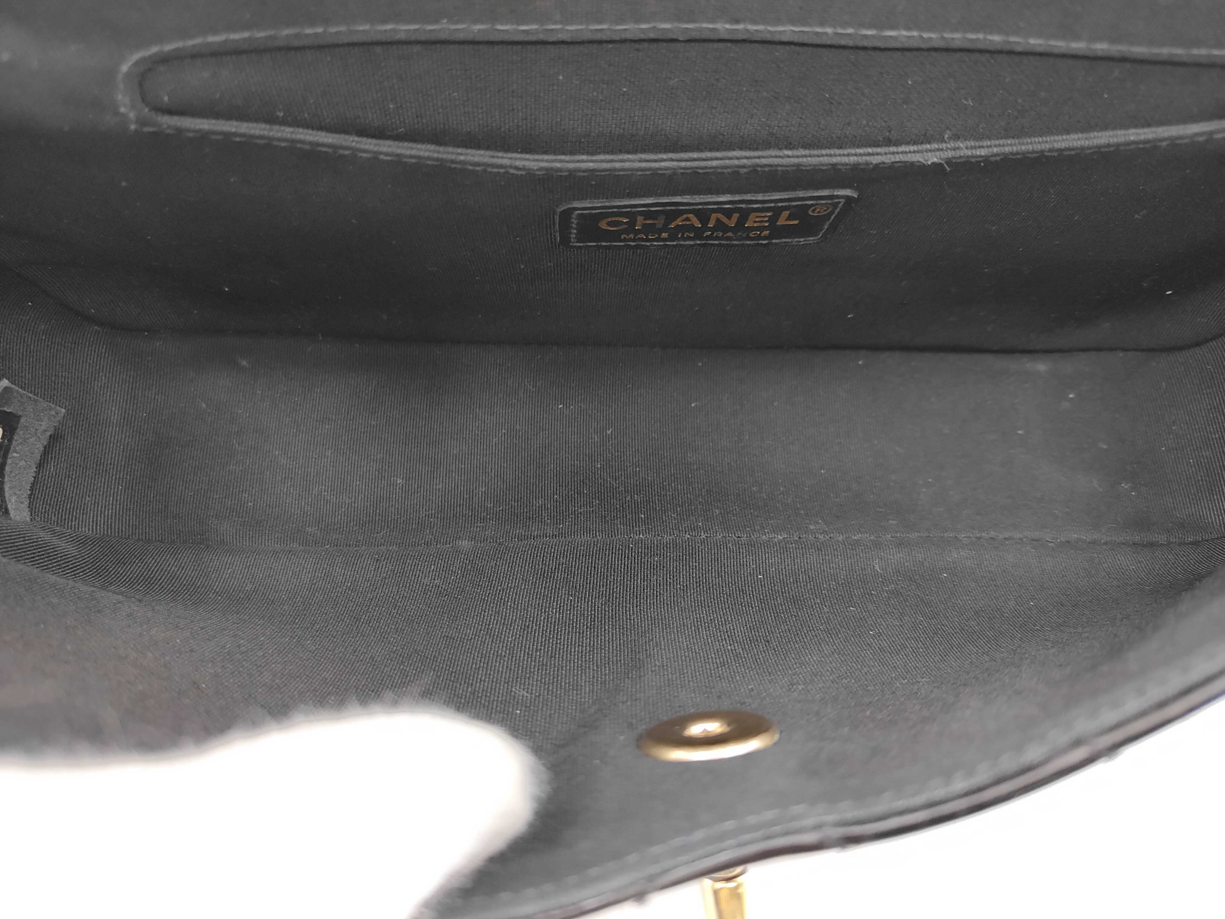 V Turnlock Patent Chain Shoulder Bag — view 9