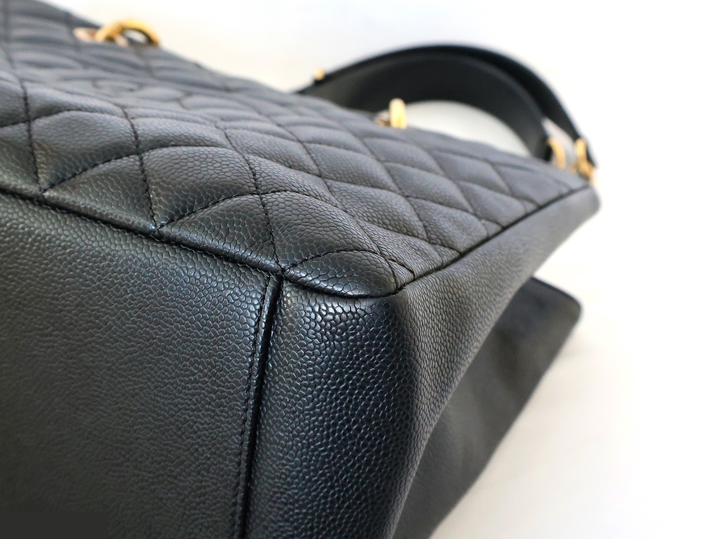 Caviar Skin GST Chain Tote Bag, Black — view 4