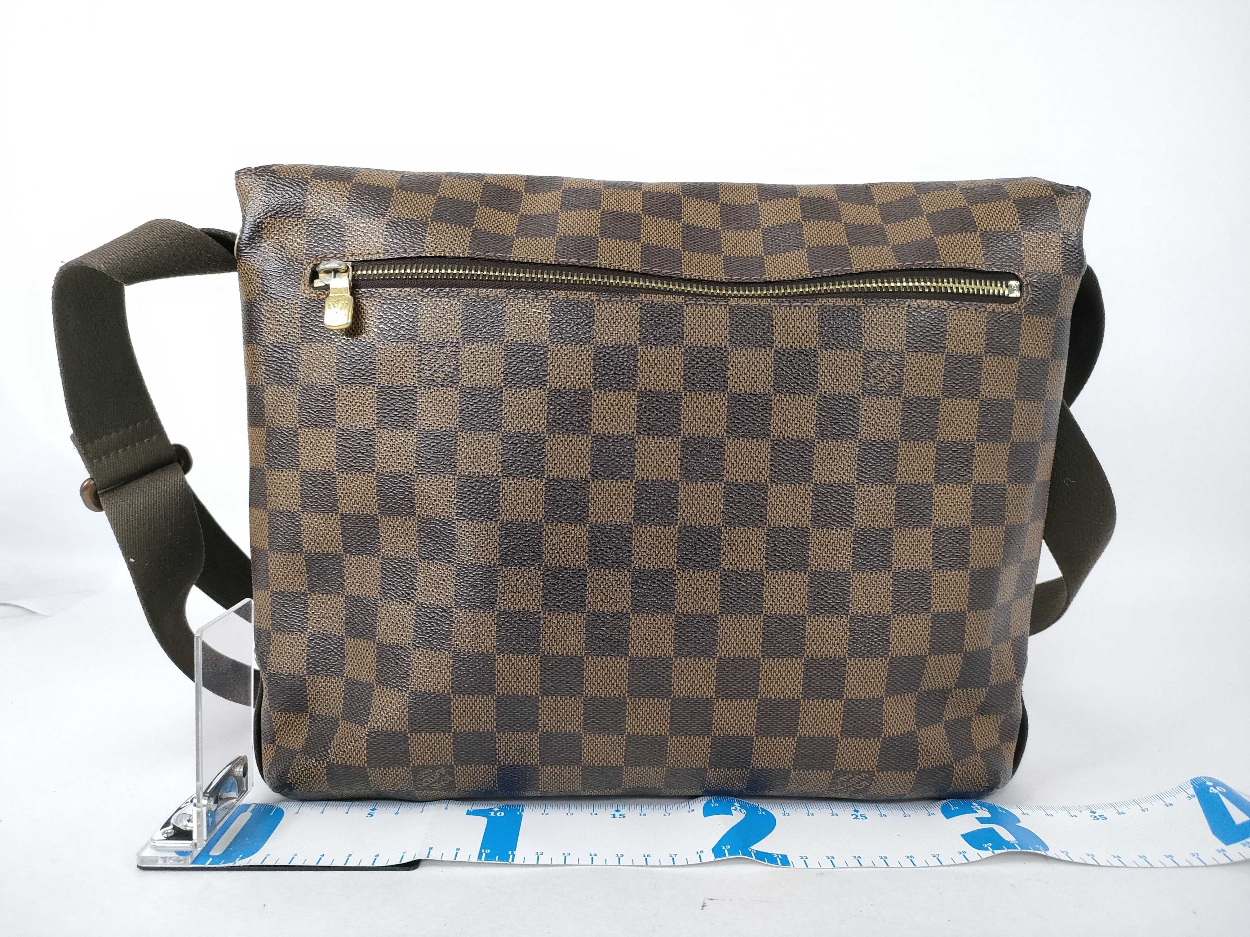 Damier Louis Vuitton Triomphe Medium Folco Shoulder Bag — view 2
