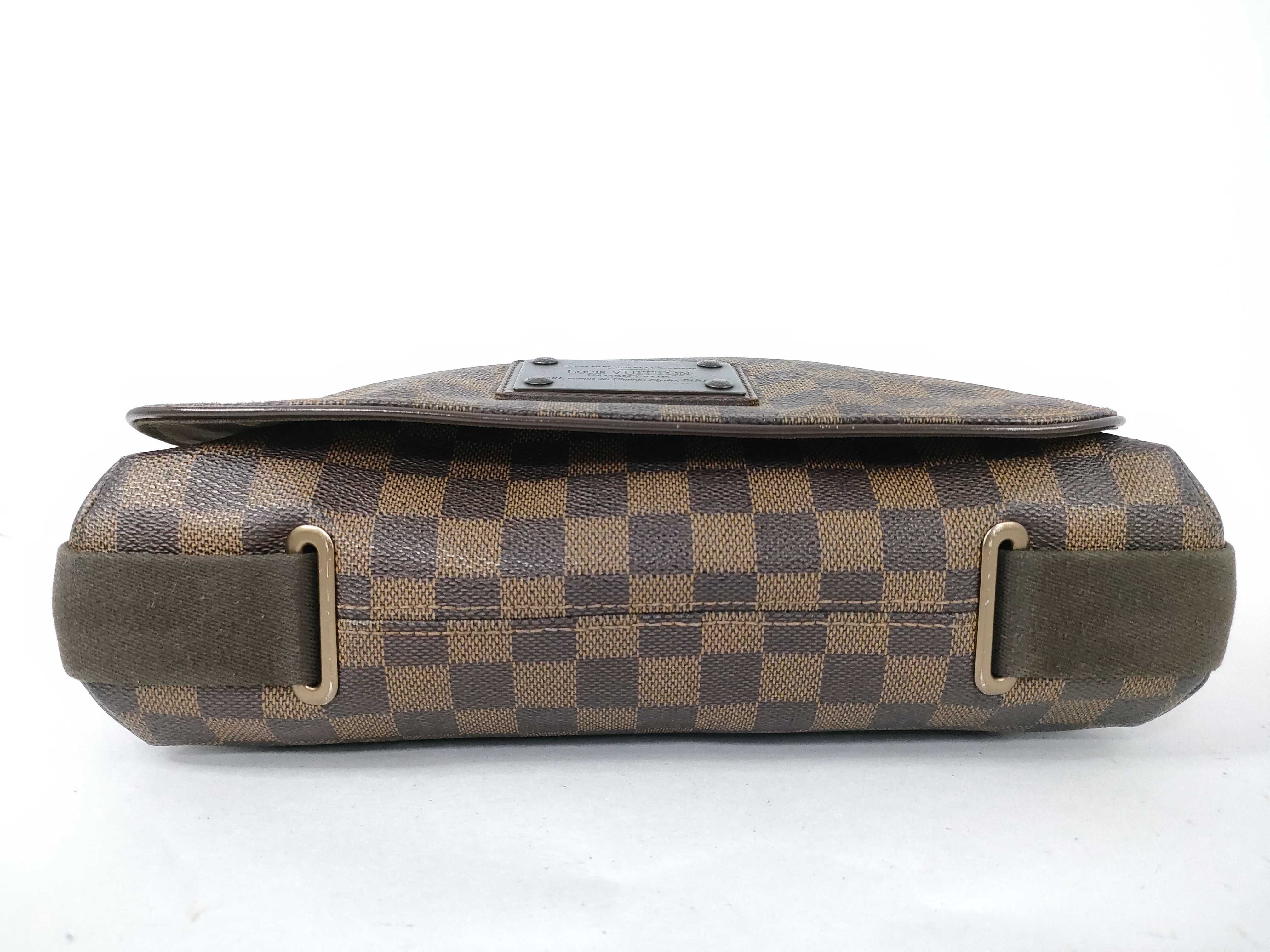 Damier Louis Vuitton Triomphe Medium Folco Shoulder Bag — view 7
