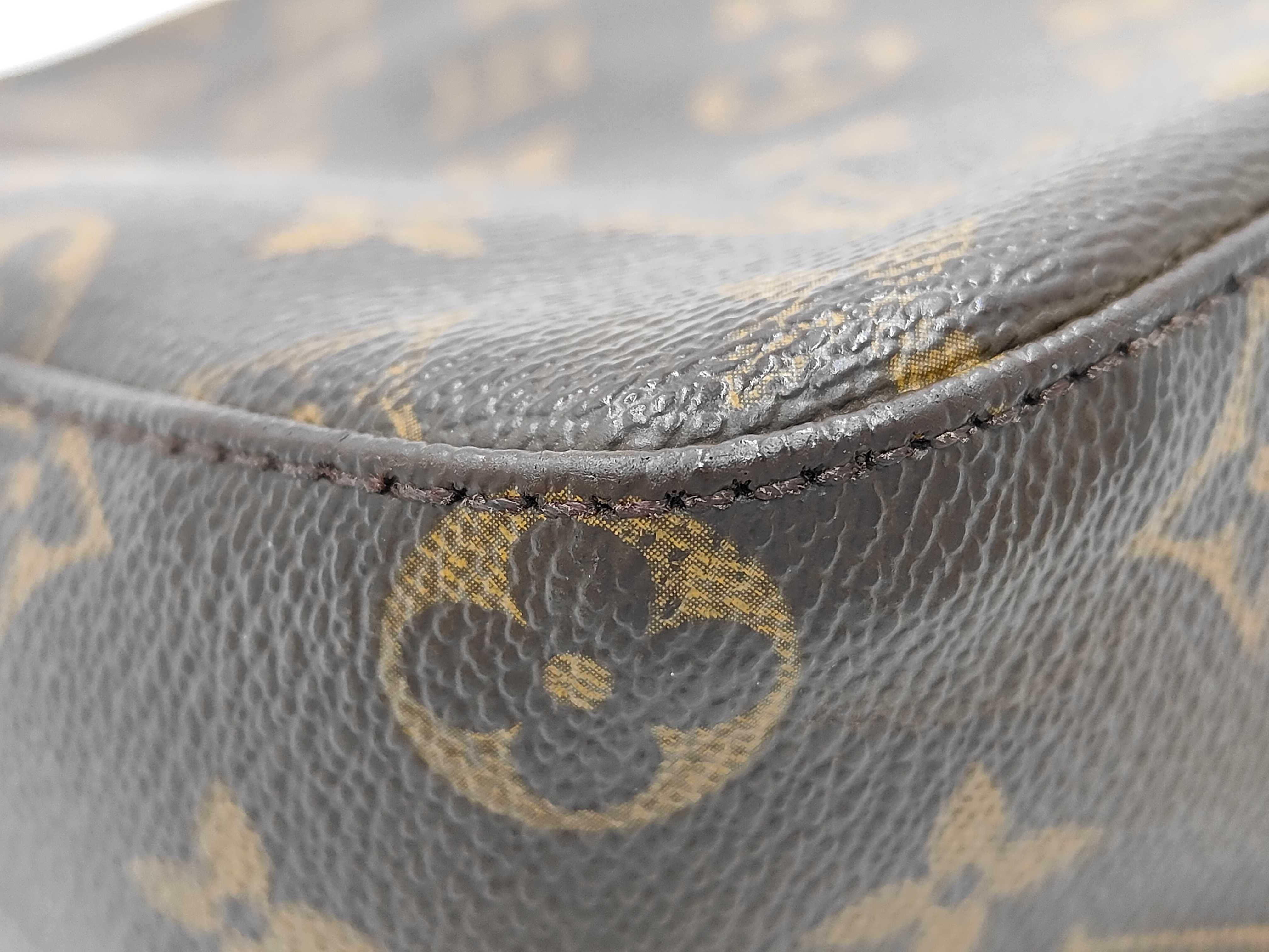 Monogram Louis Vuitton Monogram Looping MM Handbag — view 4