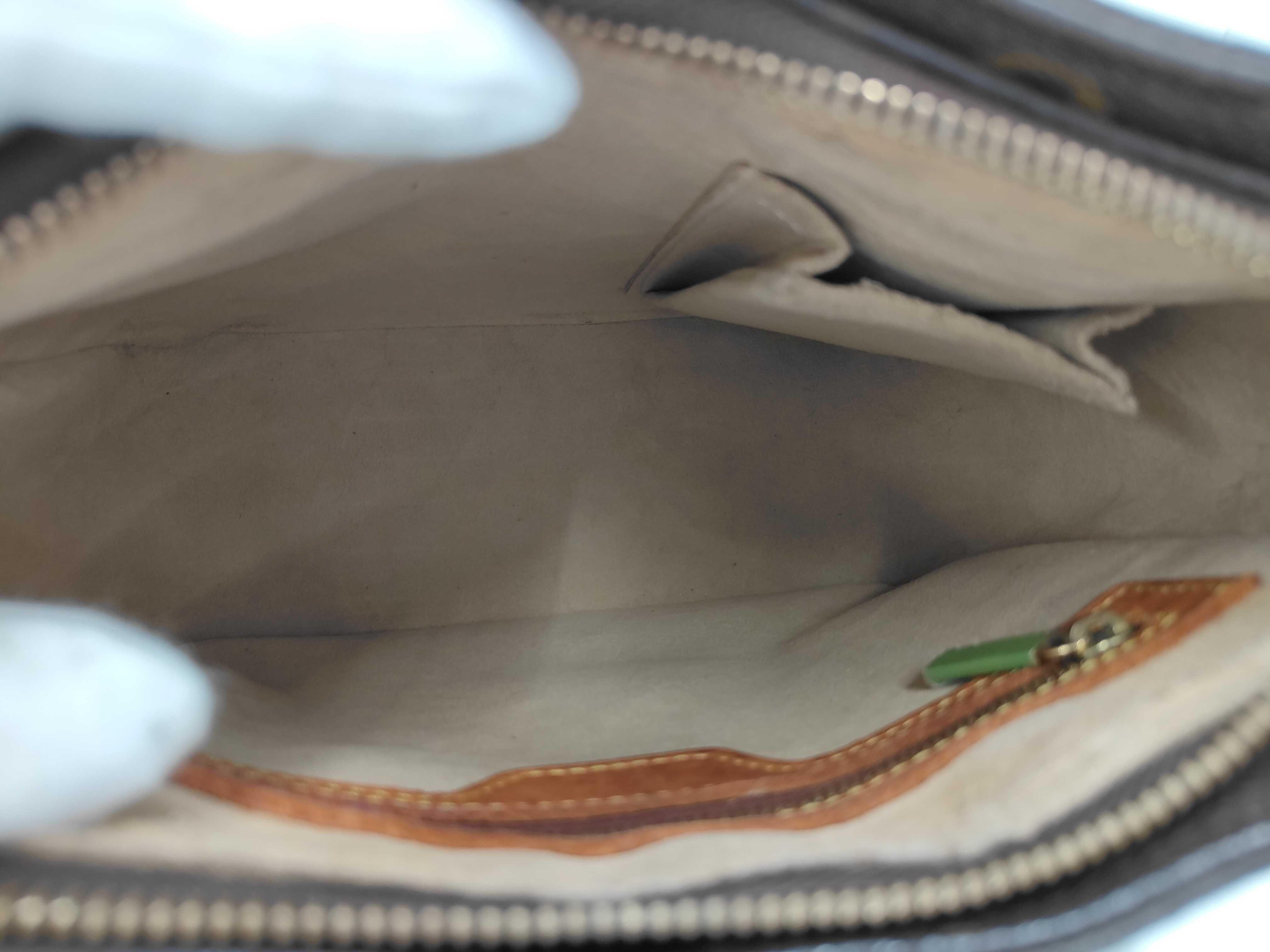 Monogram Louis Vuitton Monogram Looping MM Handbag — view 9