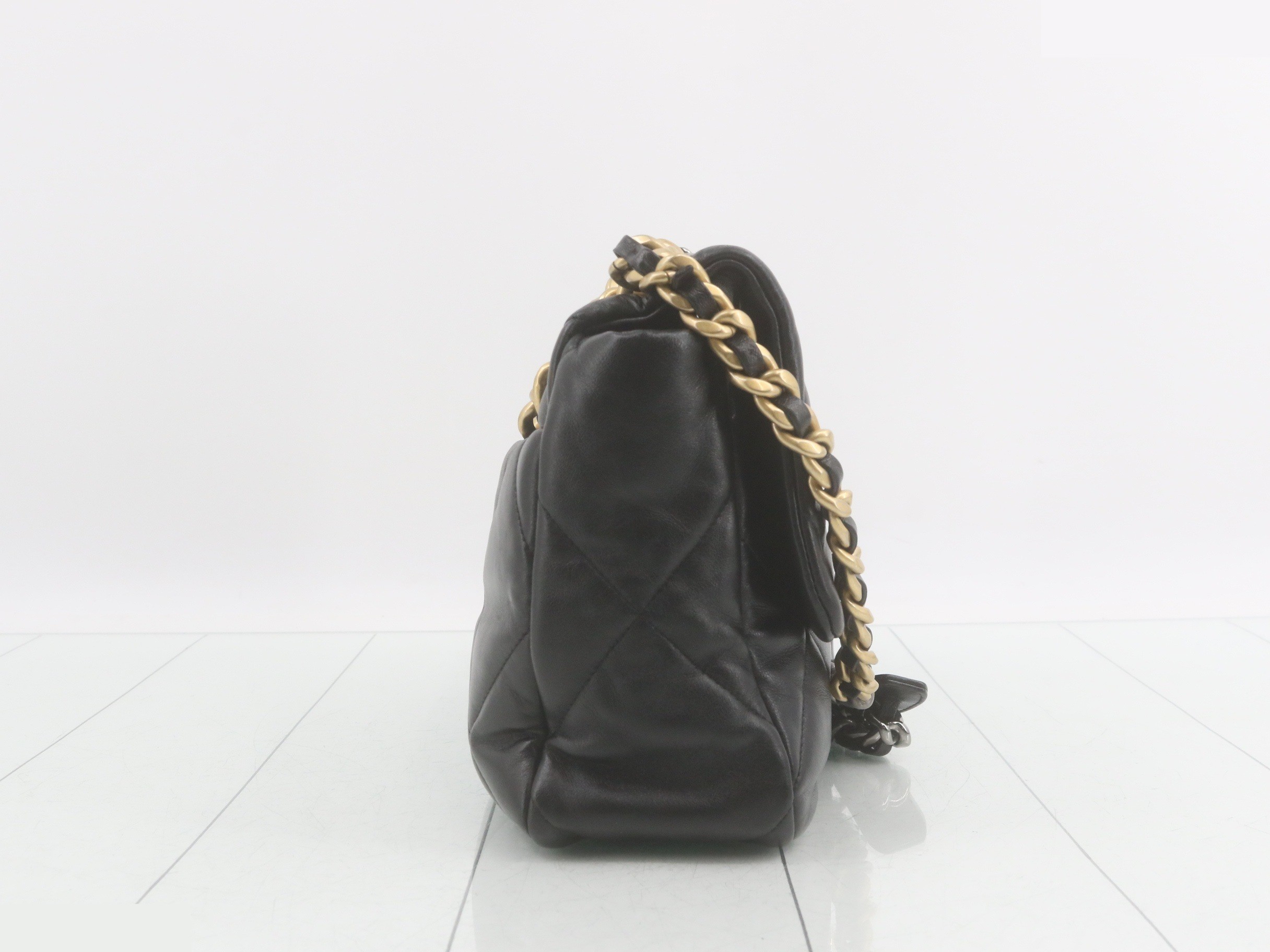 19 2-Way Handbag/Chain Shoulder Bag, Black — view 4