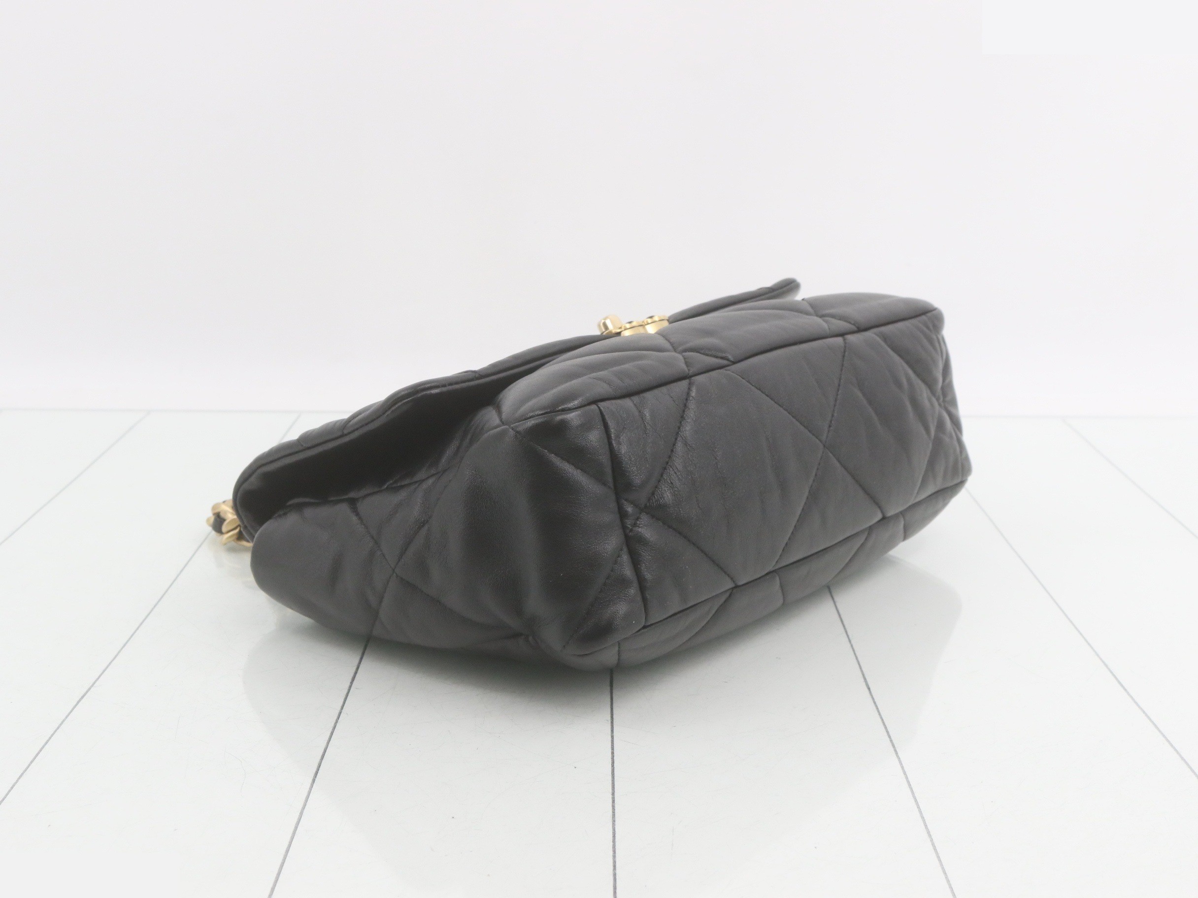 19 2-Way Handbag/Chain Shoulder Bag, Black — view 5