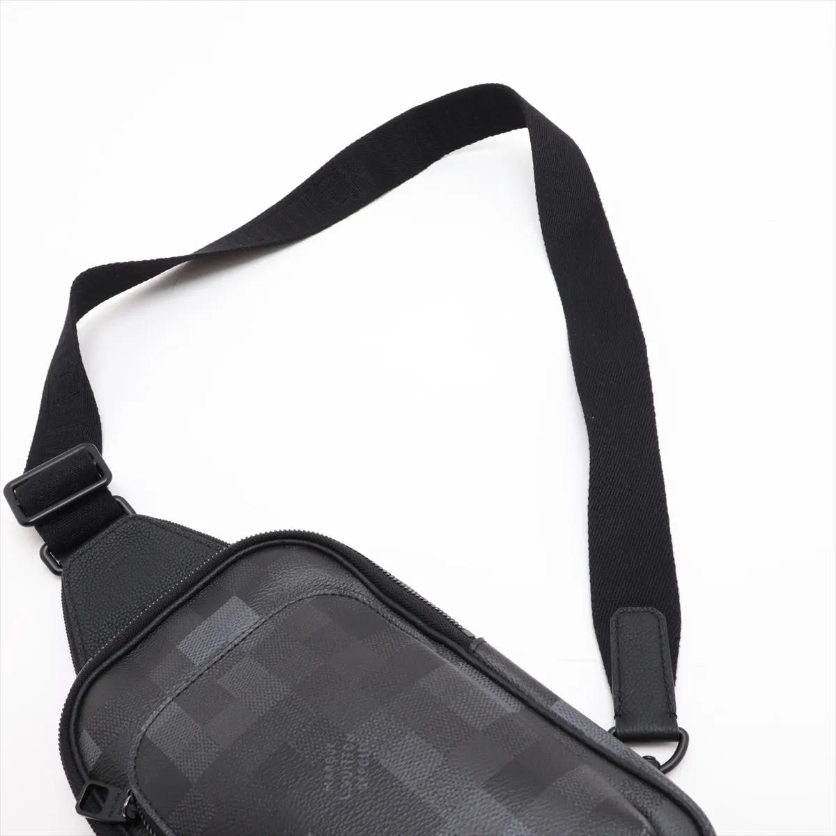 Damouflage Avenue Sling Bag PM M14953 Black (RFID detected) — view 5