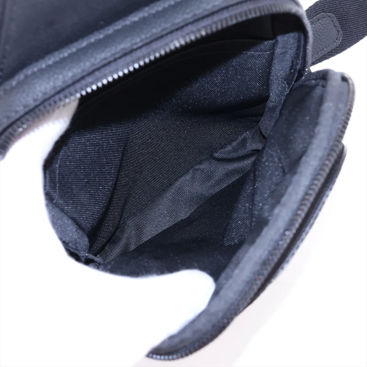 Damouflage Avenue Sling Bag PM M14953 Black (RFID detected) — view 6