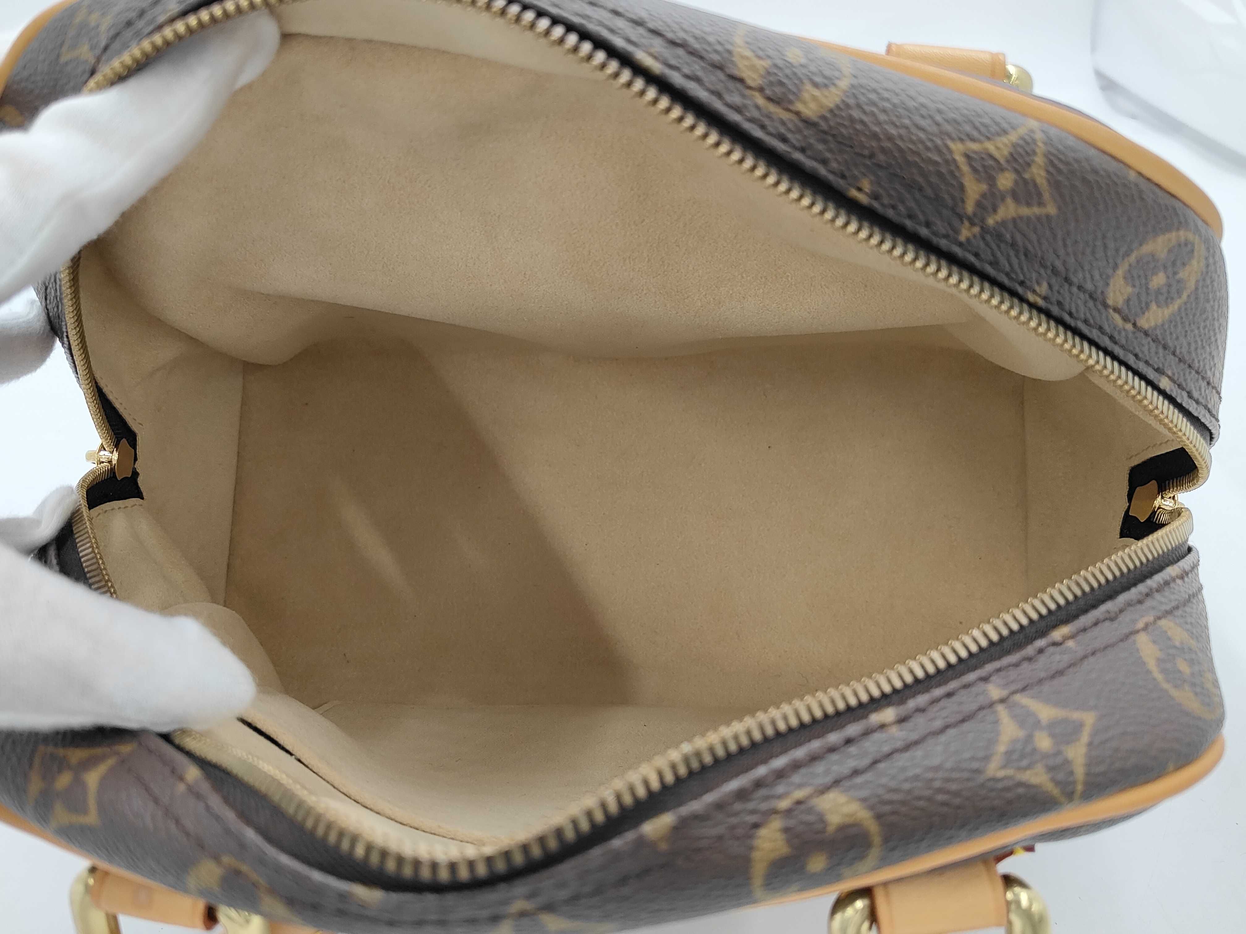 Manhattan PM Handbag — view 9