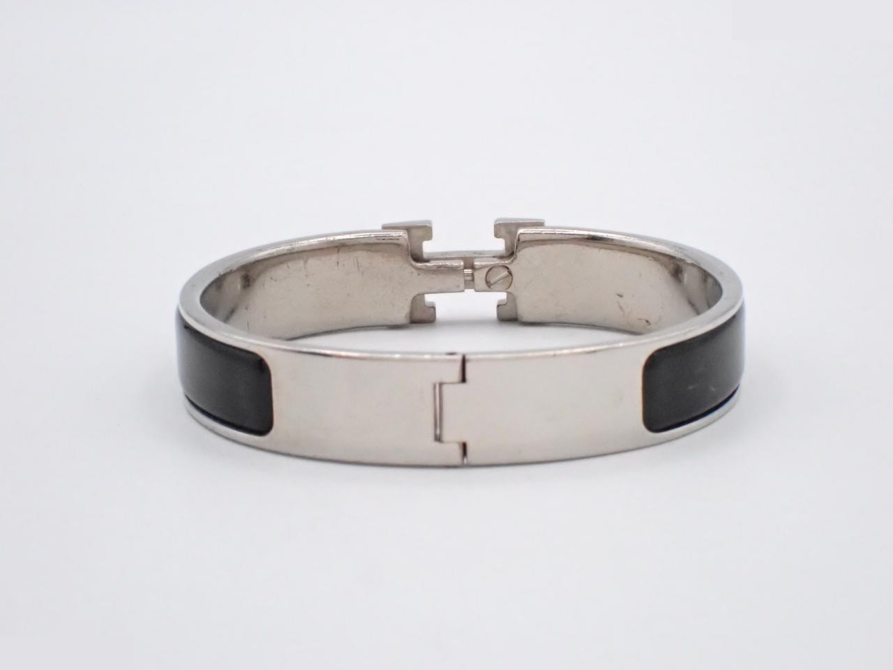 Silver click-crack bangle, wrist circumference approximately 16cm — view 2