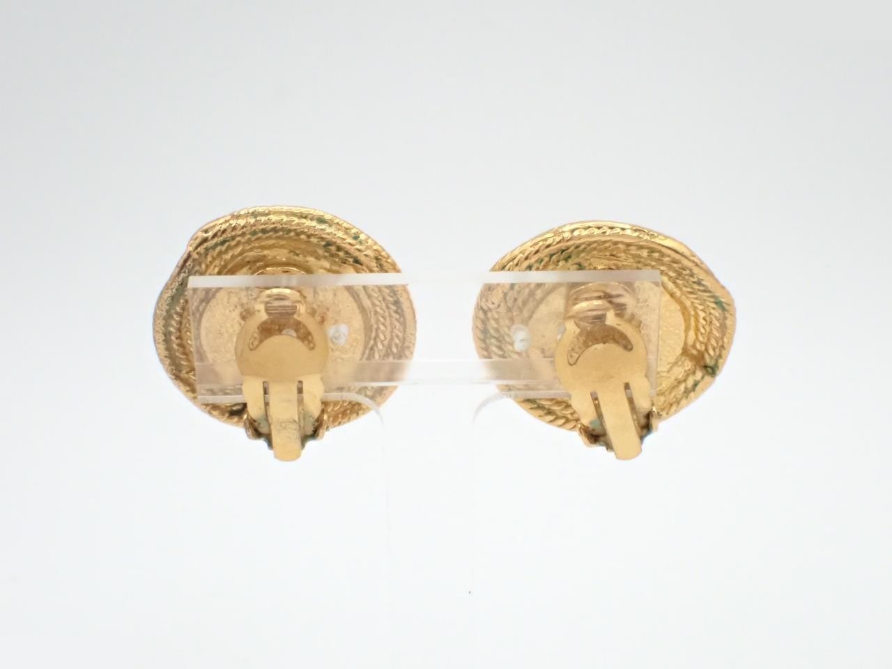 Earrings fake pearl with here mark — view 2