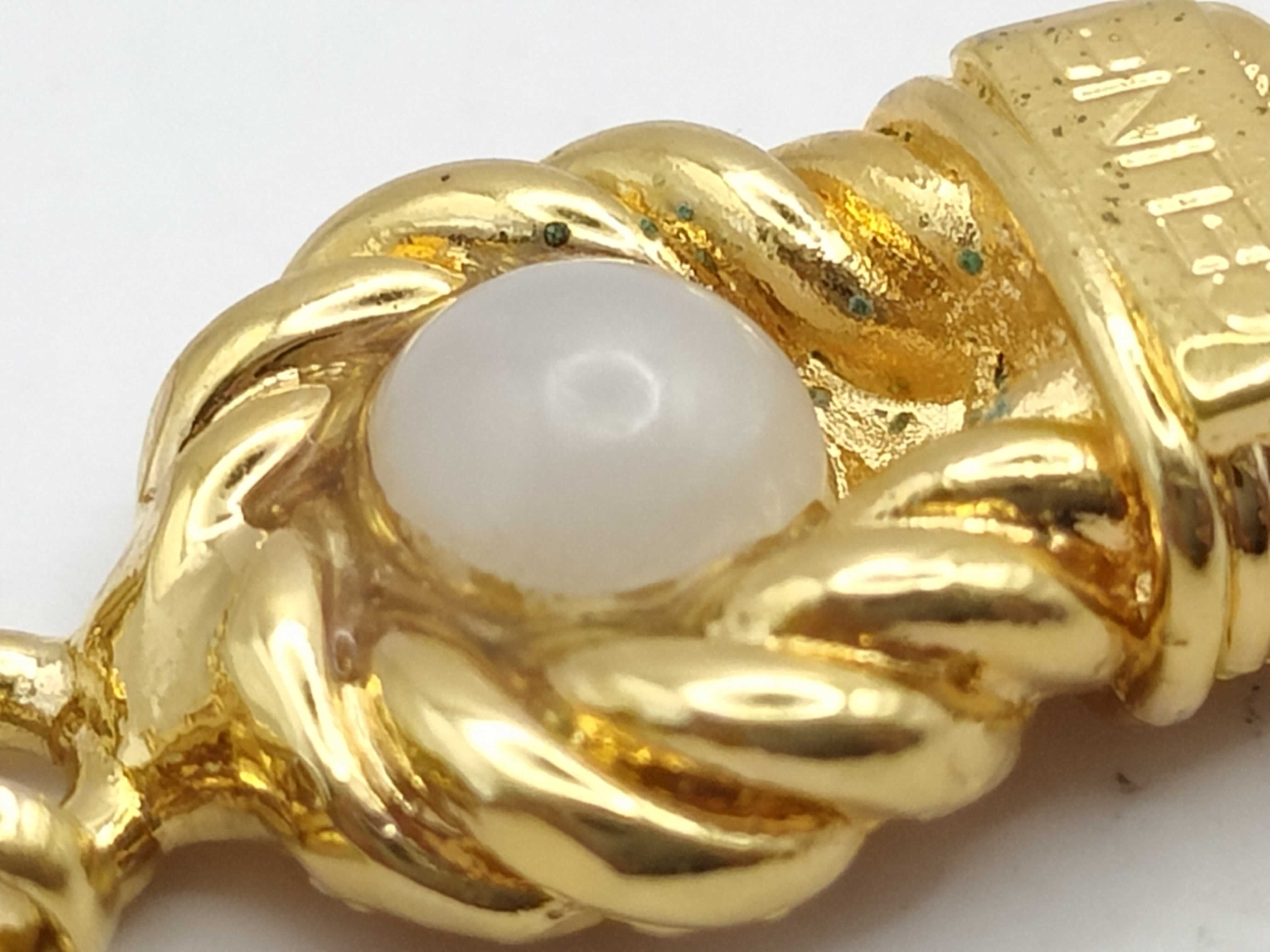 pearl necklace — view 11