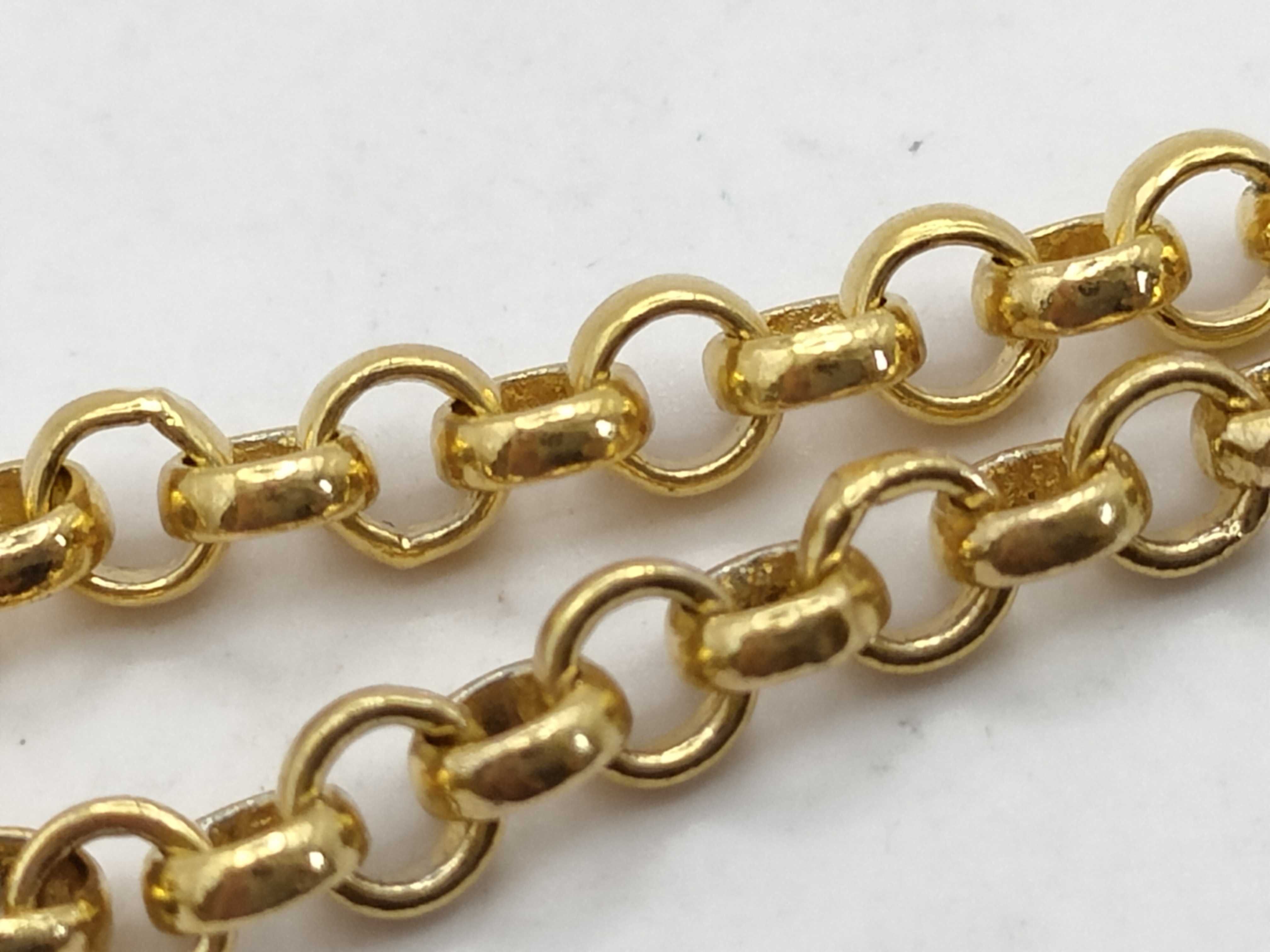 pearl necklace — view 9