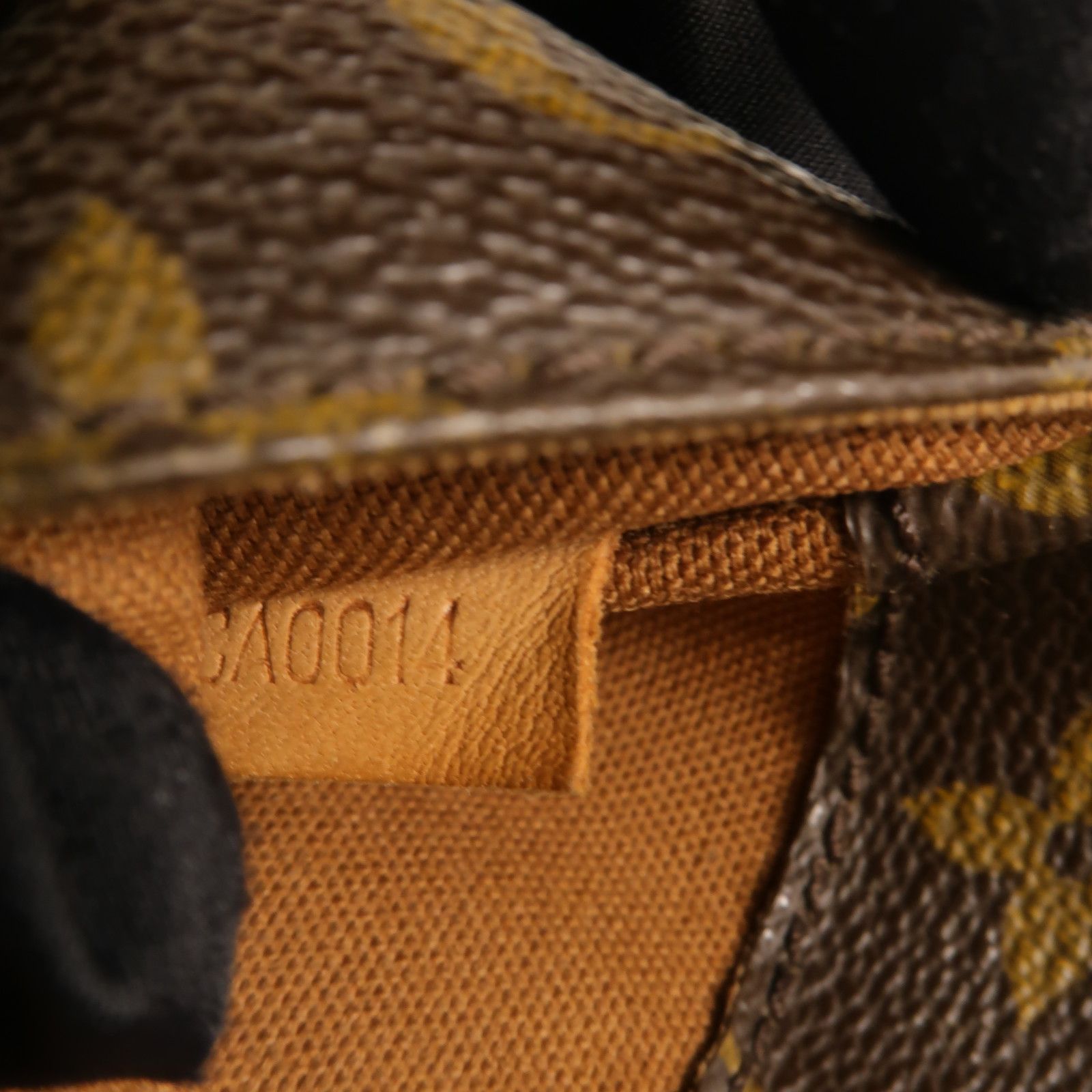 Pochette Gange, Monogram — view 9