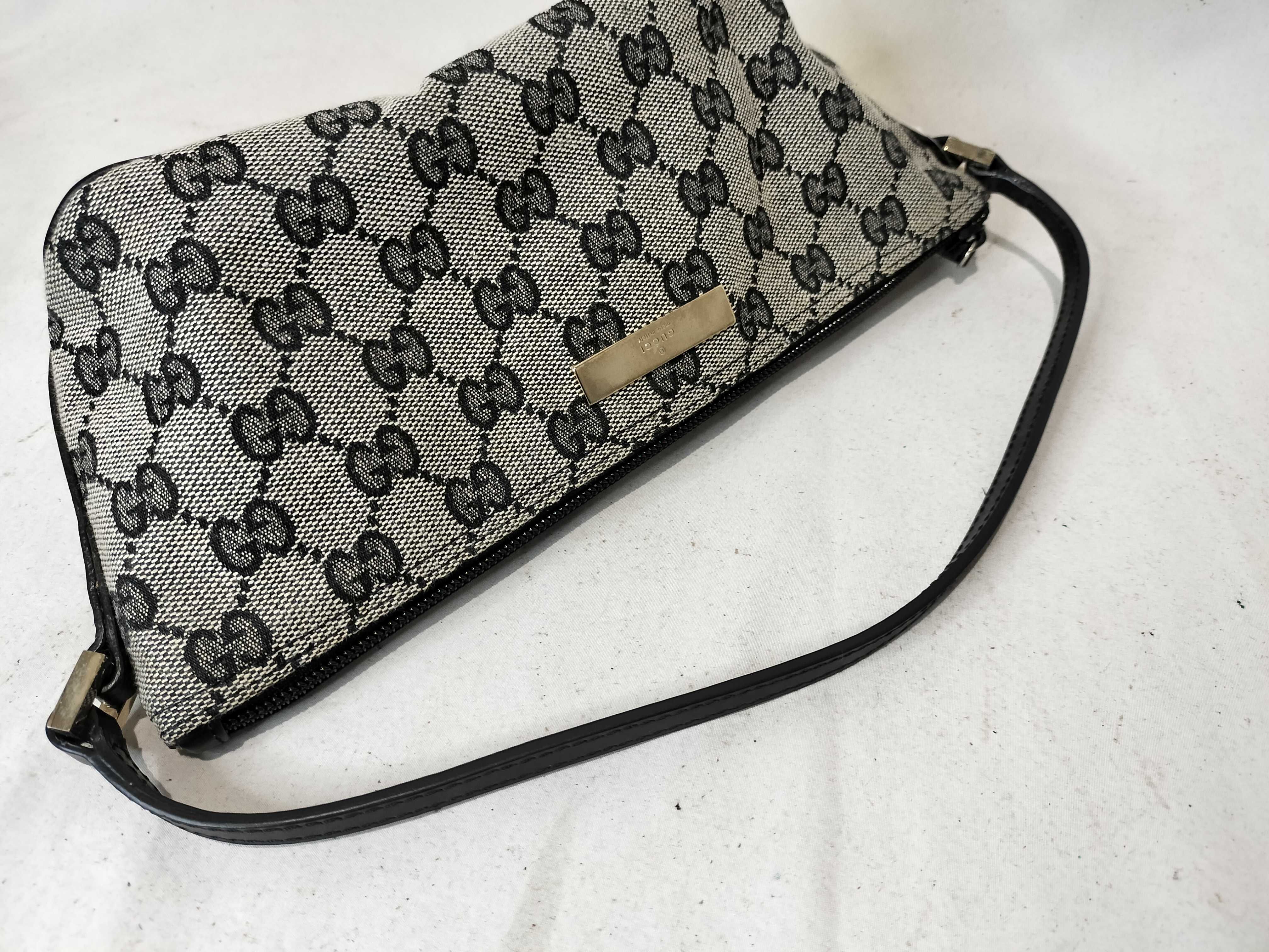 GG Canvas 039 1103 Accessory Pouch Handbag — view 4