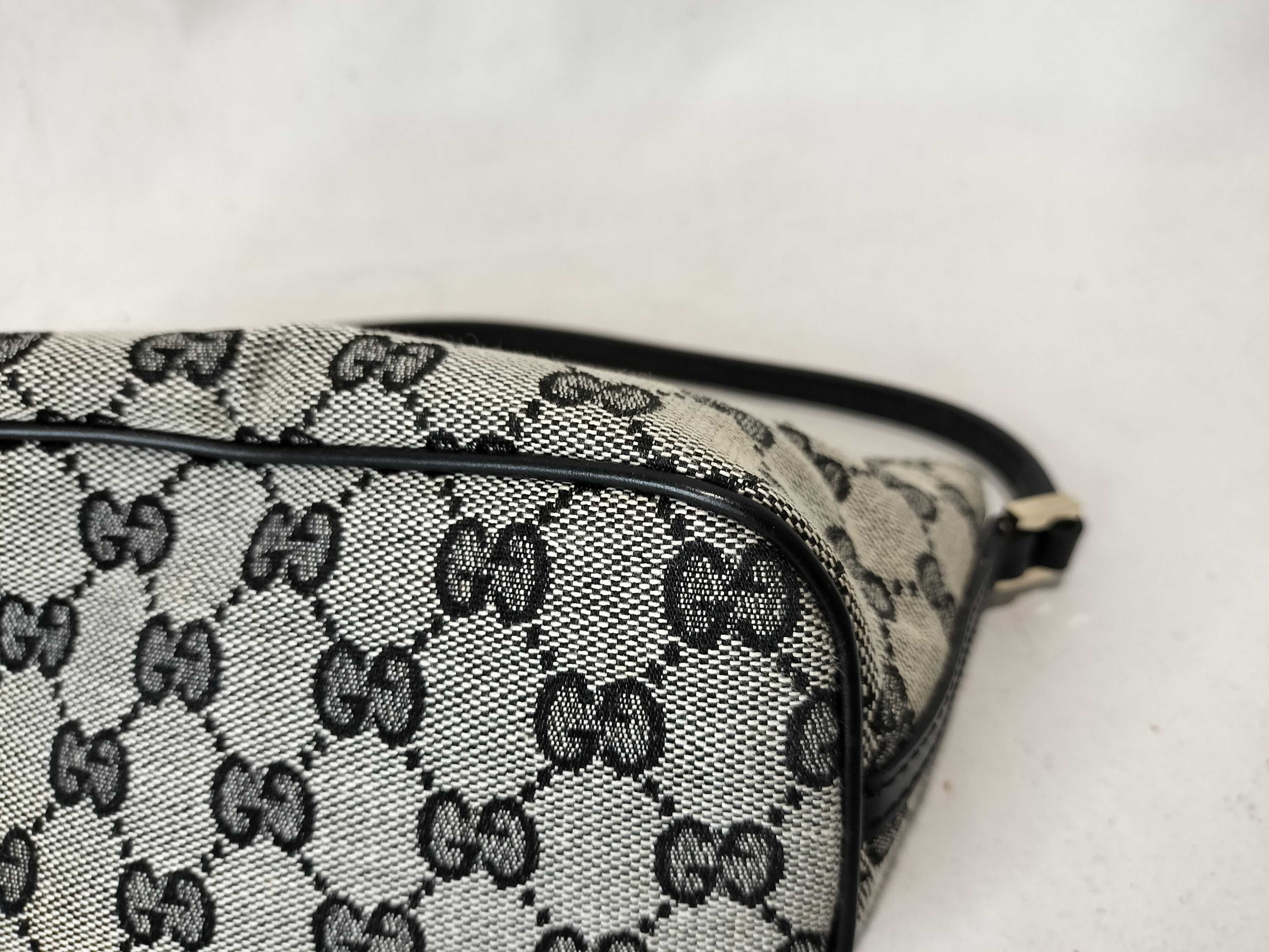 GG Canvas 039 1103 Accessory Pouch Handbag — view 7