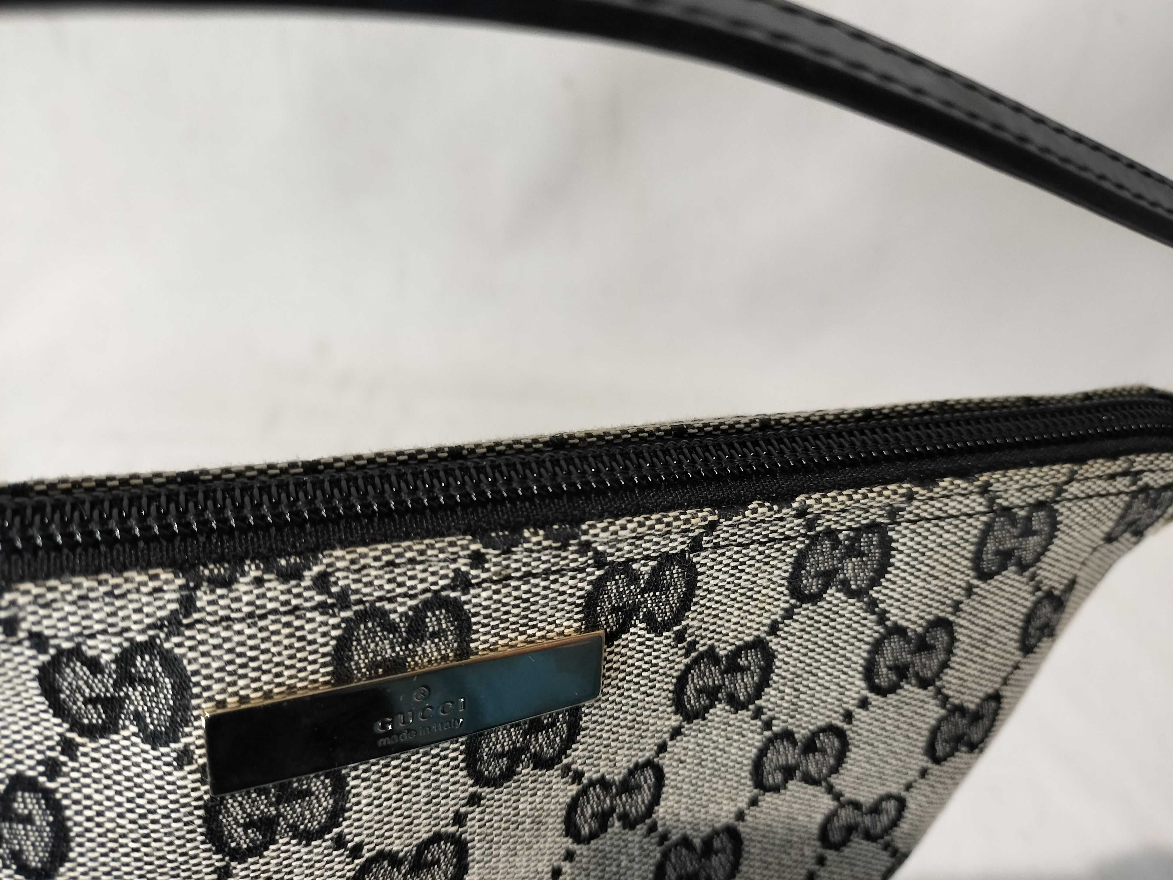 GG Canvas 039 1103 Accessory Pouch Handbag — view 9