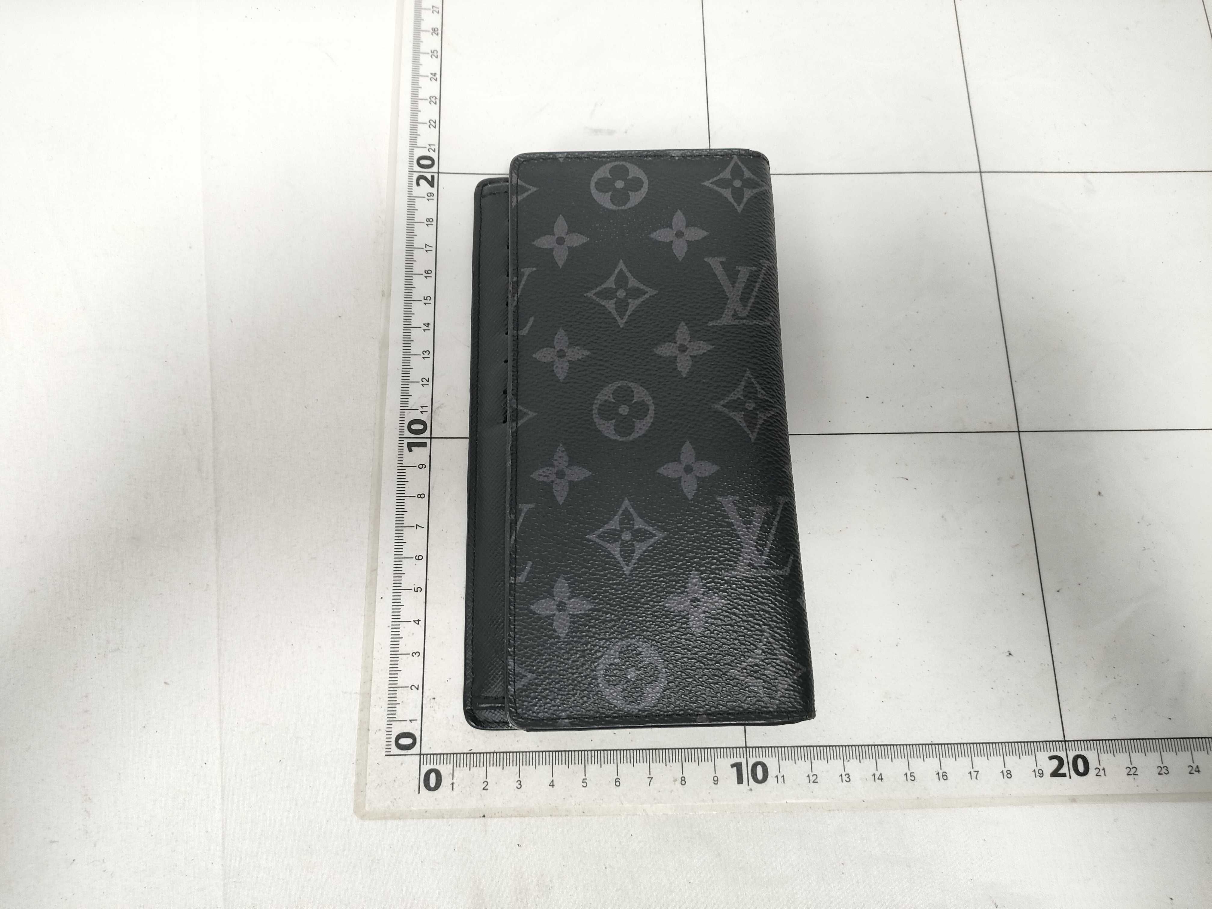 Monogram Eclipse Portefeuille Brazza Wallet — view 2