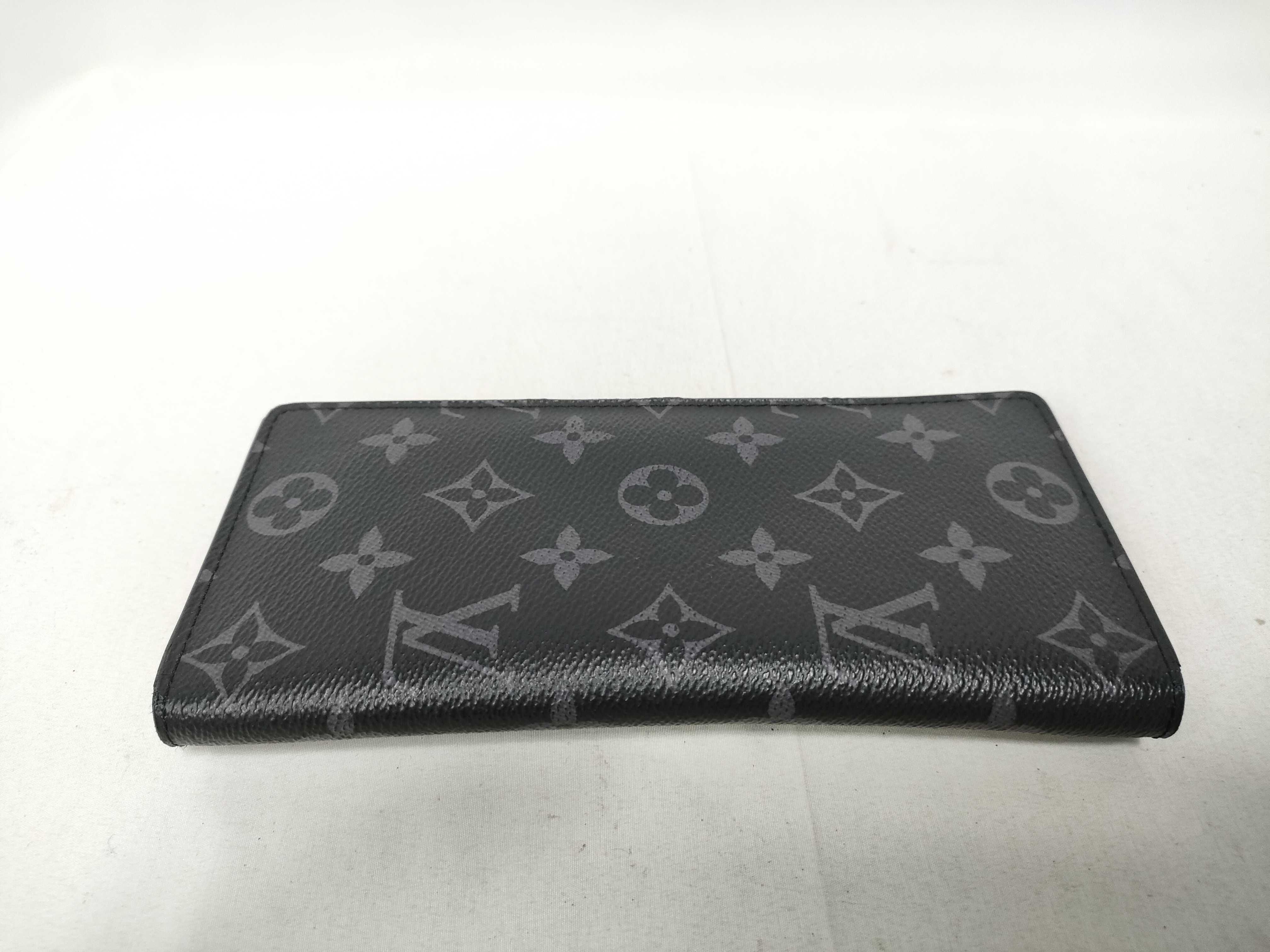 Monogram Eclipse Portefeuille Brazza Wallet — view 8