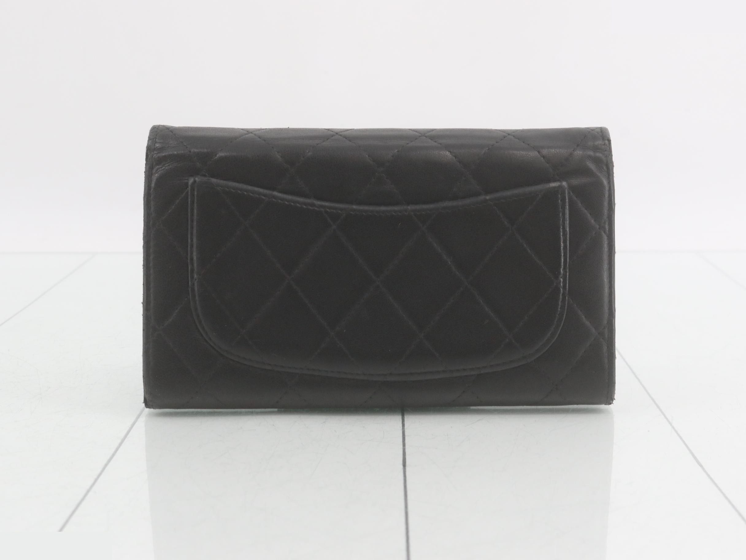 Lambskin trifold wallet, Matelassé design. — view 2
