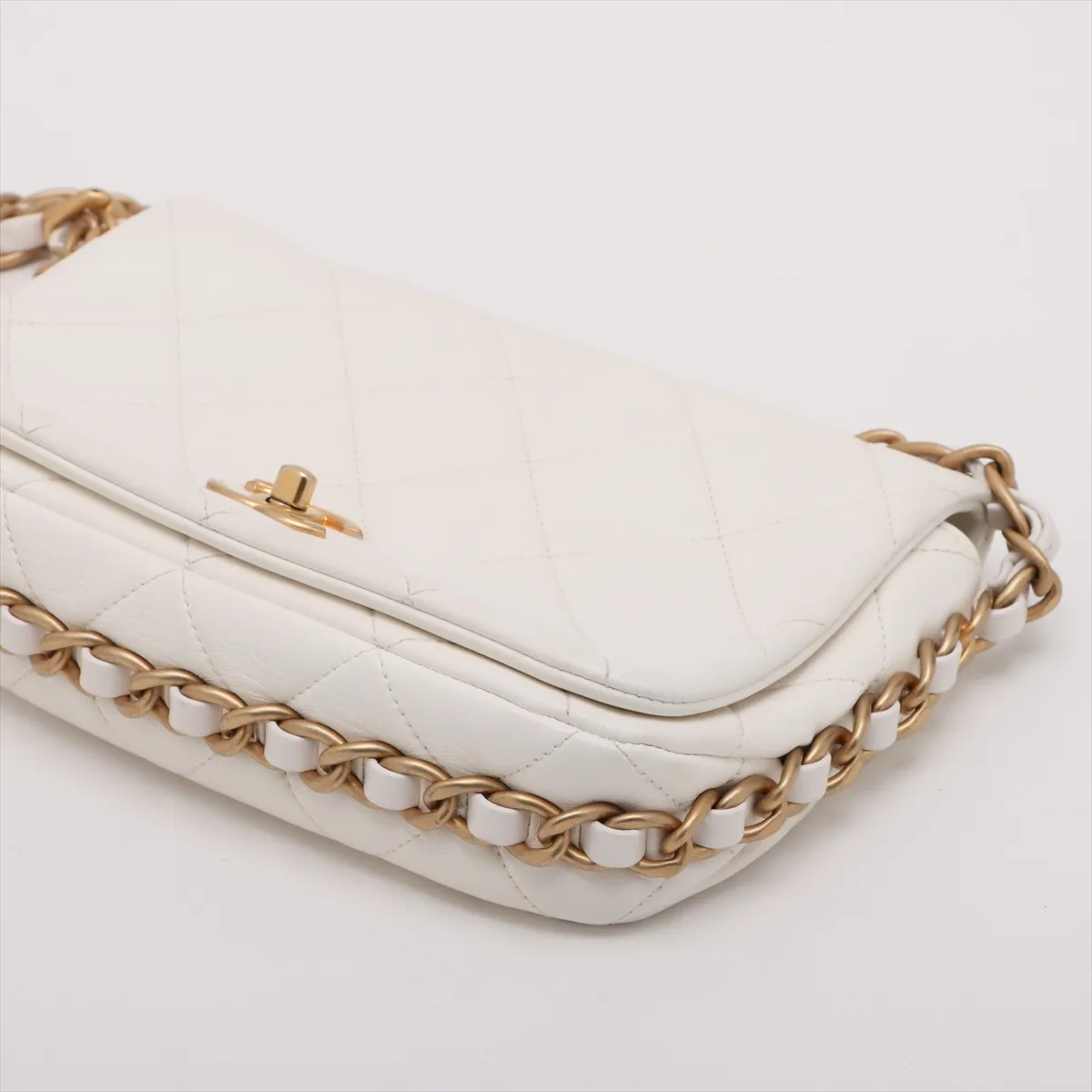 Matelassé Lambskin Chain Shoulder Bag, White with Gold Hardware, T1XL1X78, Random Plate — view 3