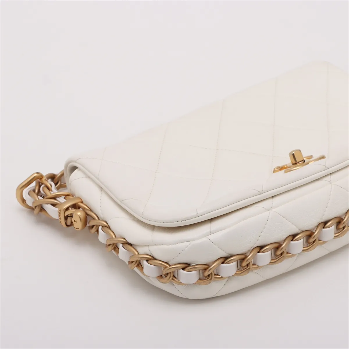 Matelassé Lambskin Chain Shoulder Bag, White with Gold Hardware, T1XL1X78, Random Plate — view 4