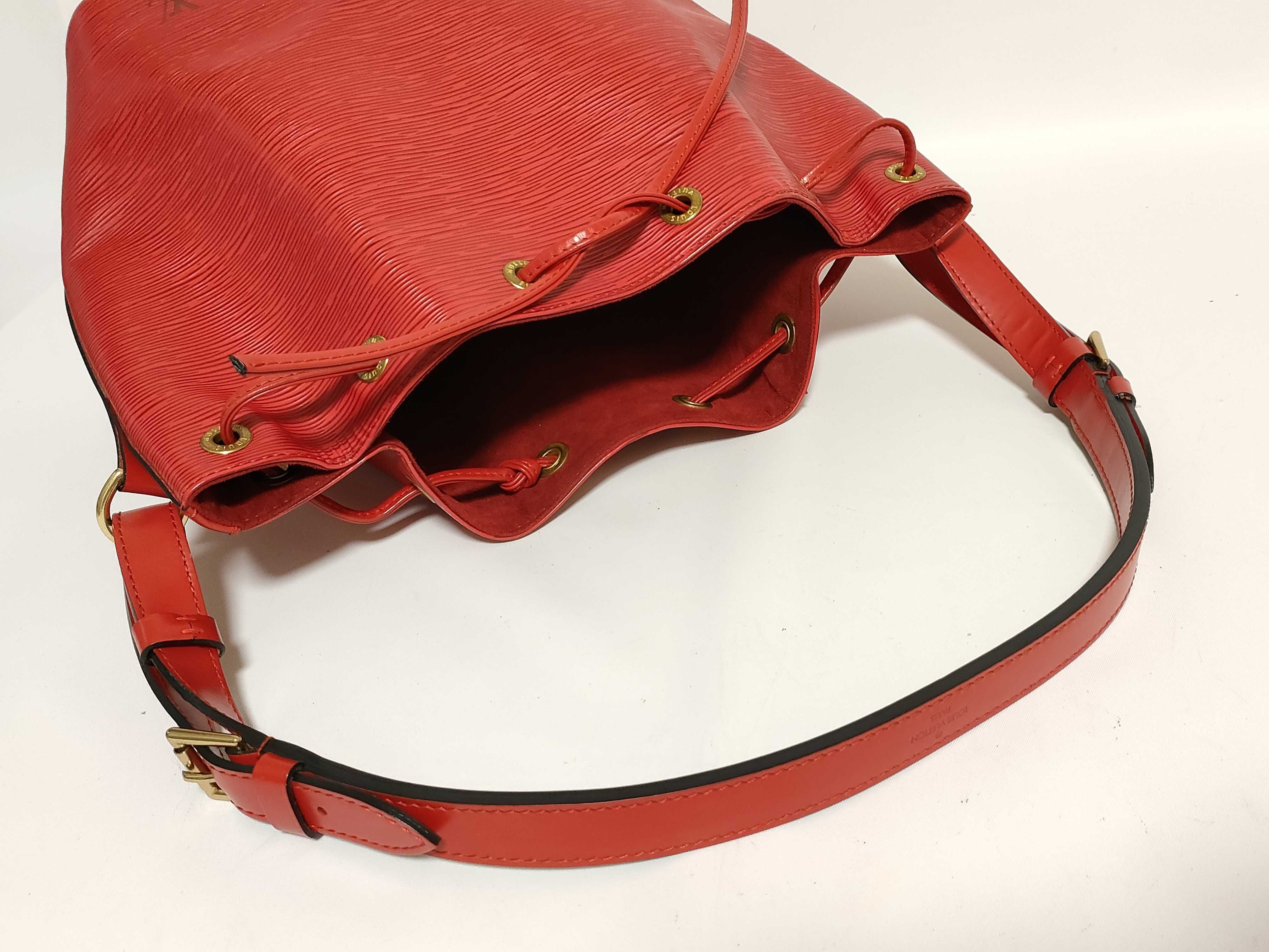 Epi Petit Noé Red Shoulder Bag — view 3