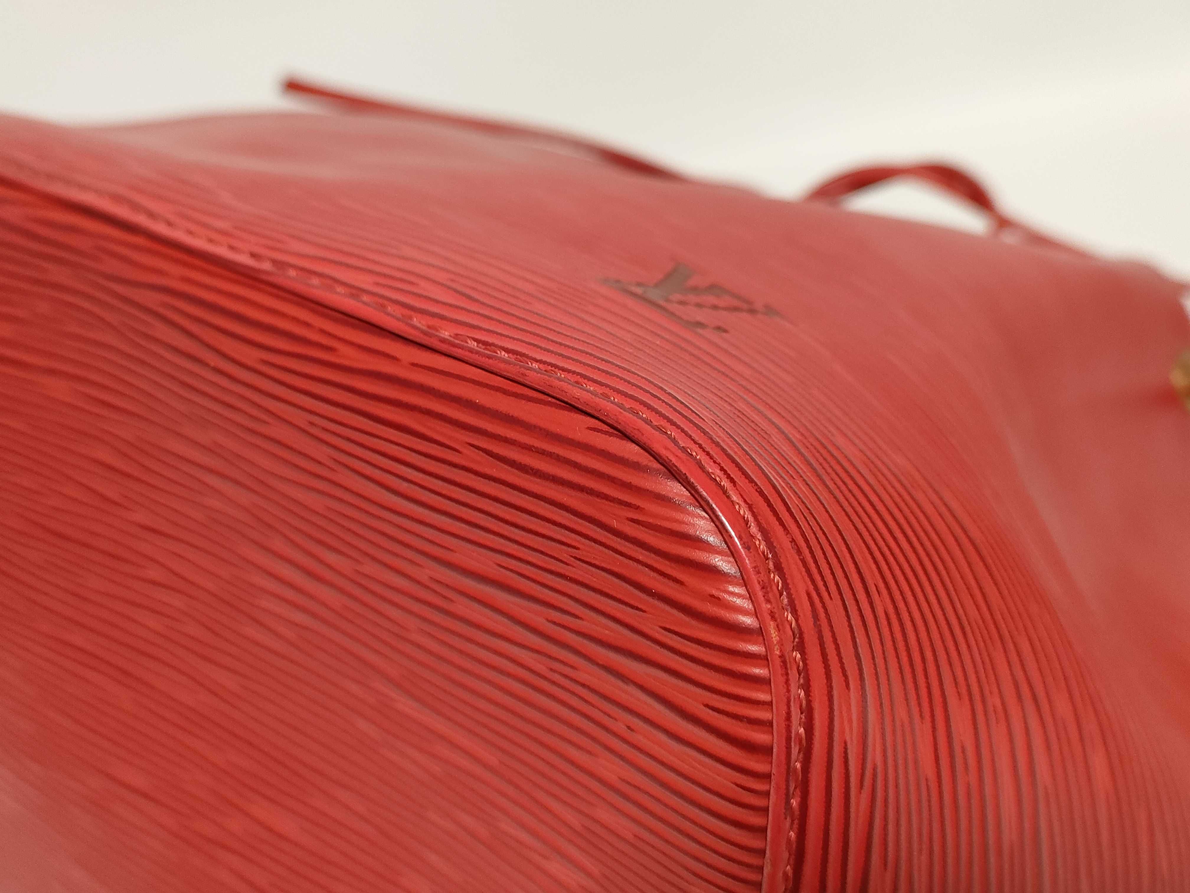Epi Petit Noé Red Shoulder Bag — view 6