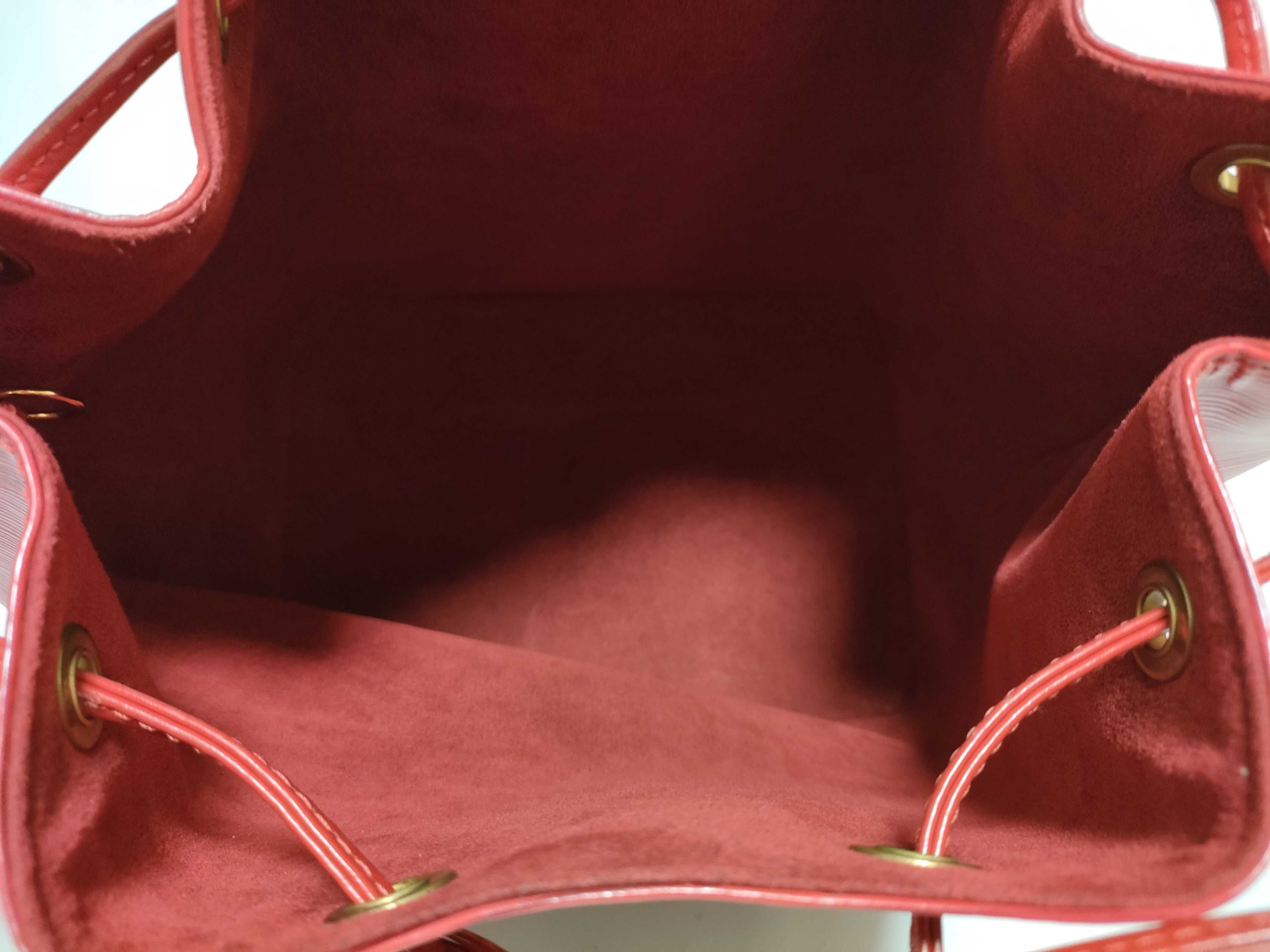 Epi Petit Noé Red Shoulder Bag — view 9