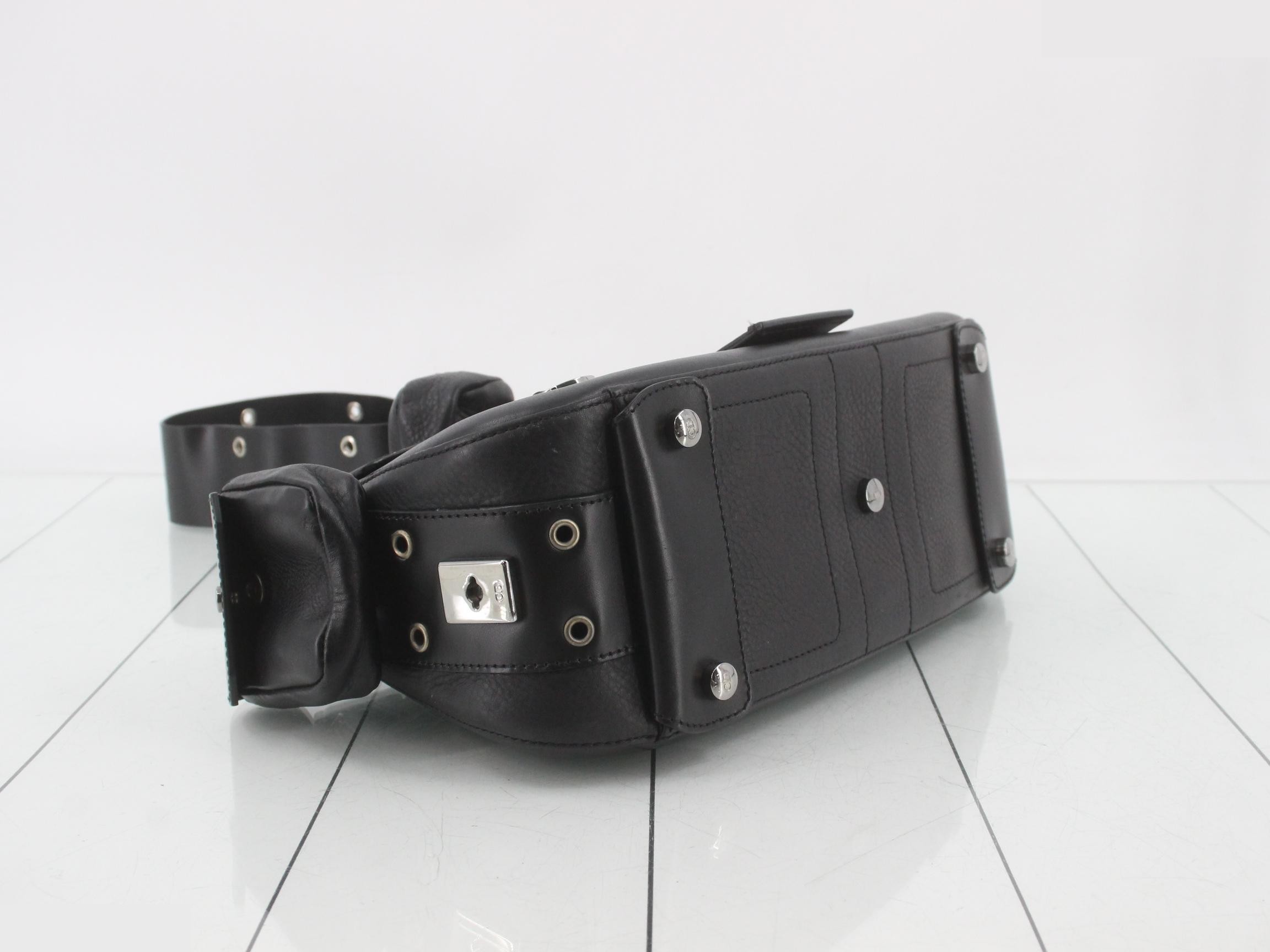 Street Chic Shoulder Bag, Leather, Black — view 5