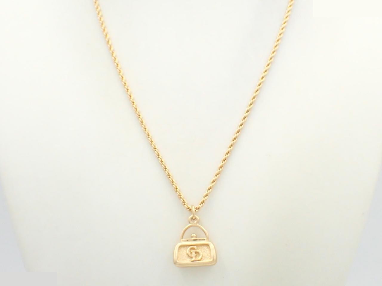 Other lines: Precious metals, necklaces, pendants — view 3