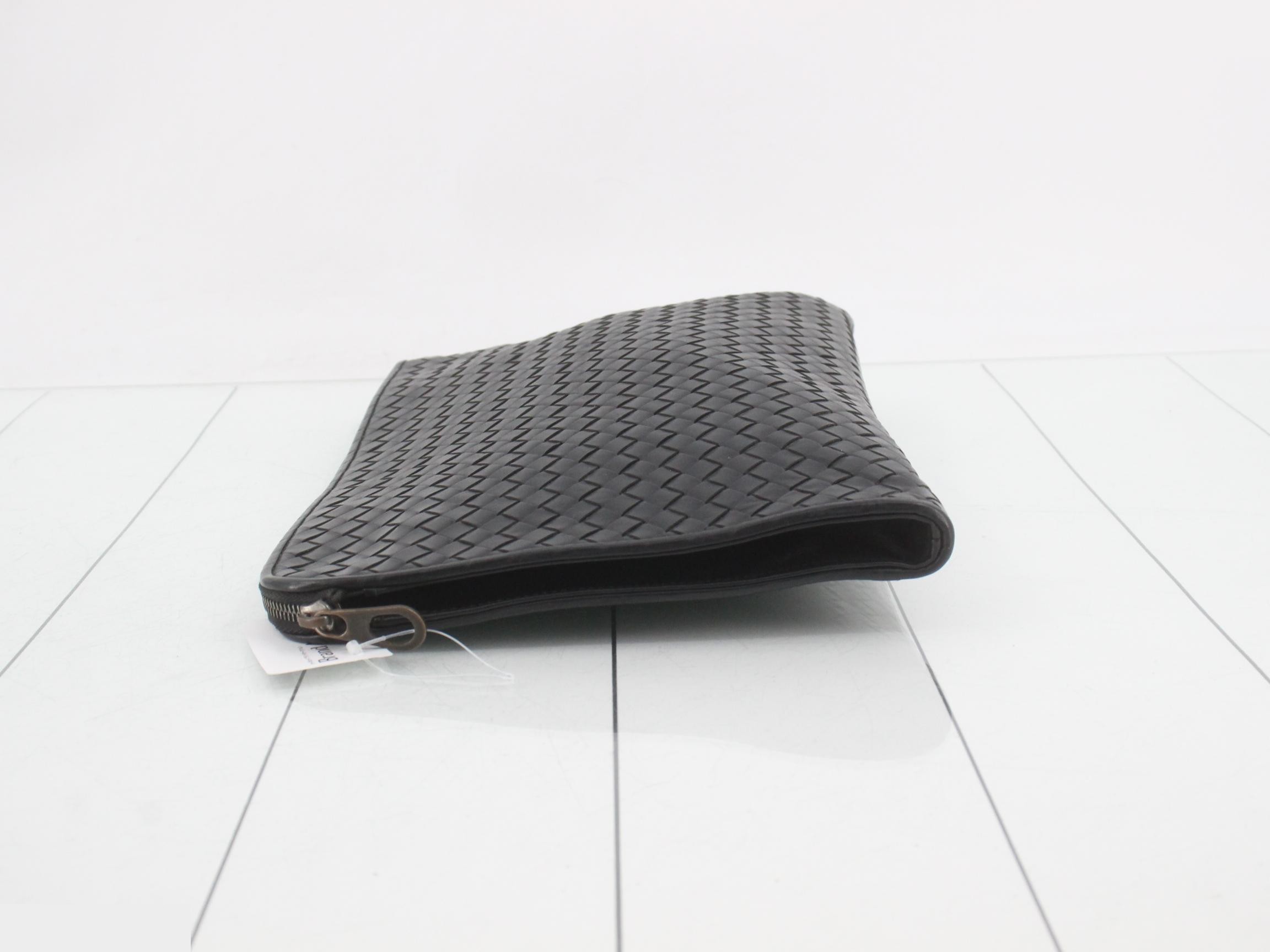 Intrecciato Leather Clutch Bag, Black — view 4