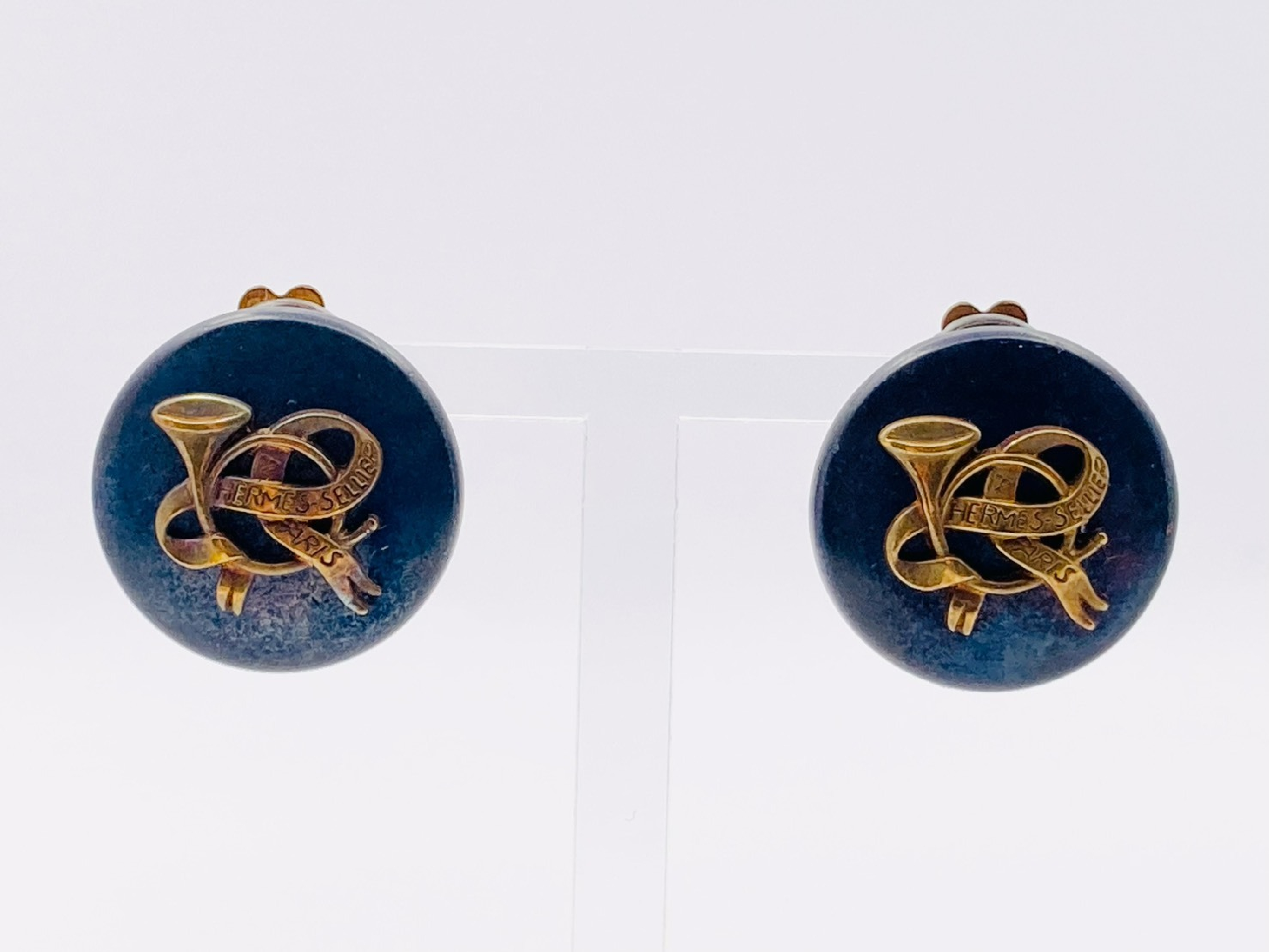 Horn Trumpet Round Earrings