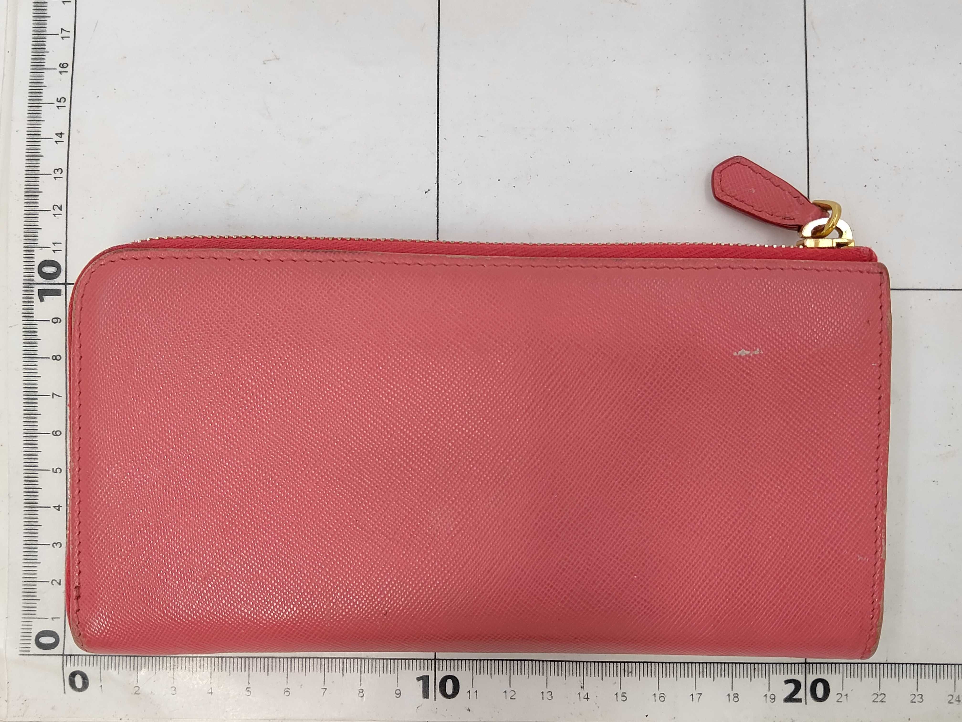 wallet — view 2