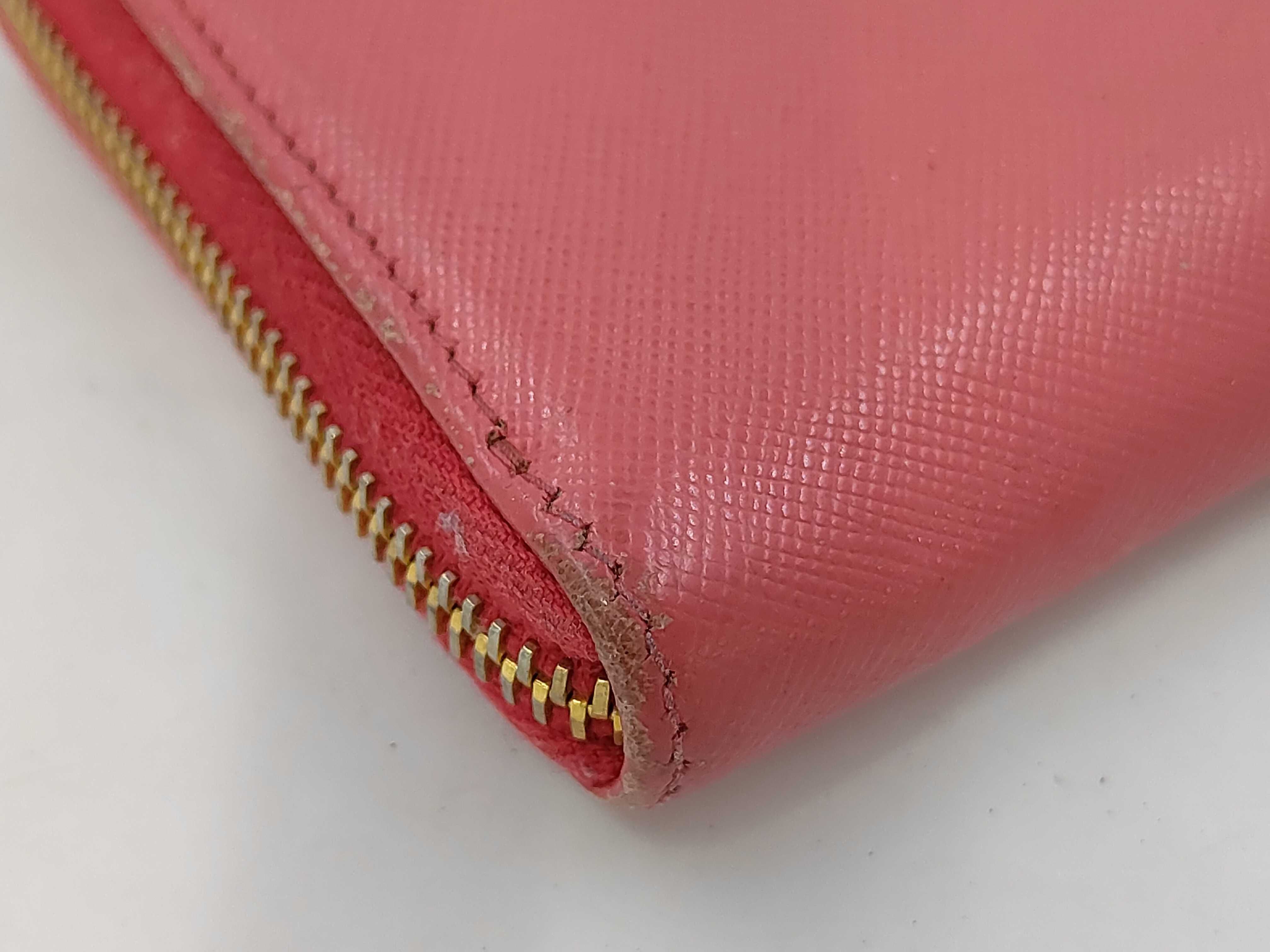 wallet — view 3