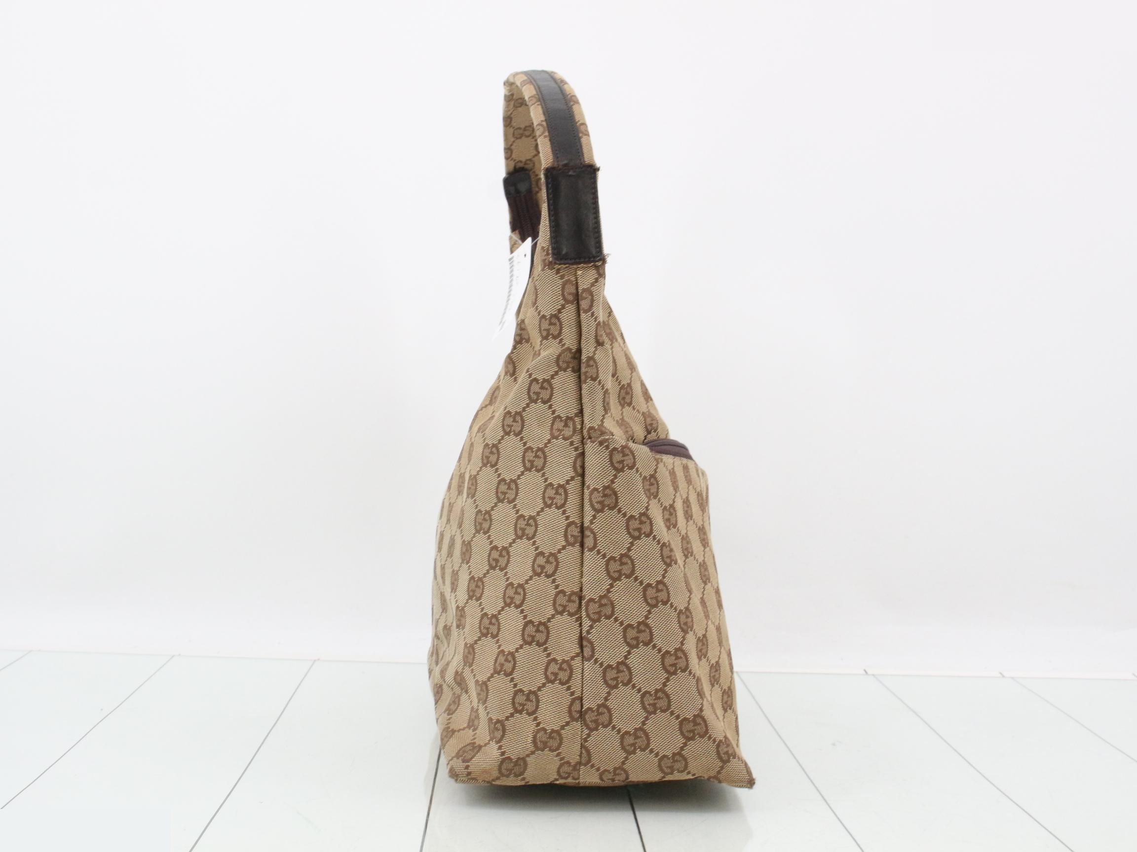 GG Canvas Shoulder Bag — view 4