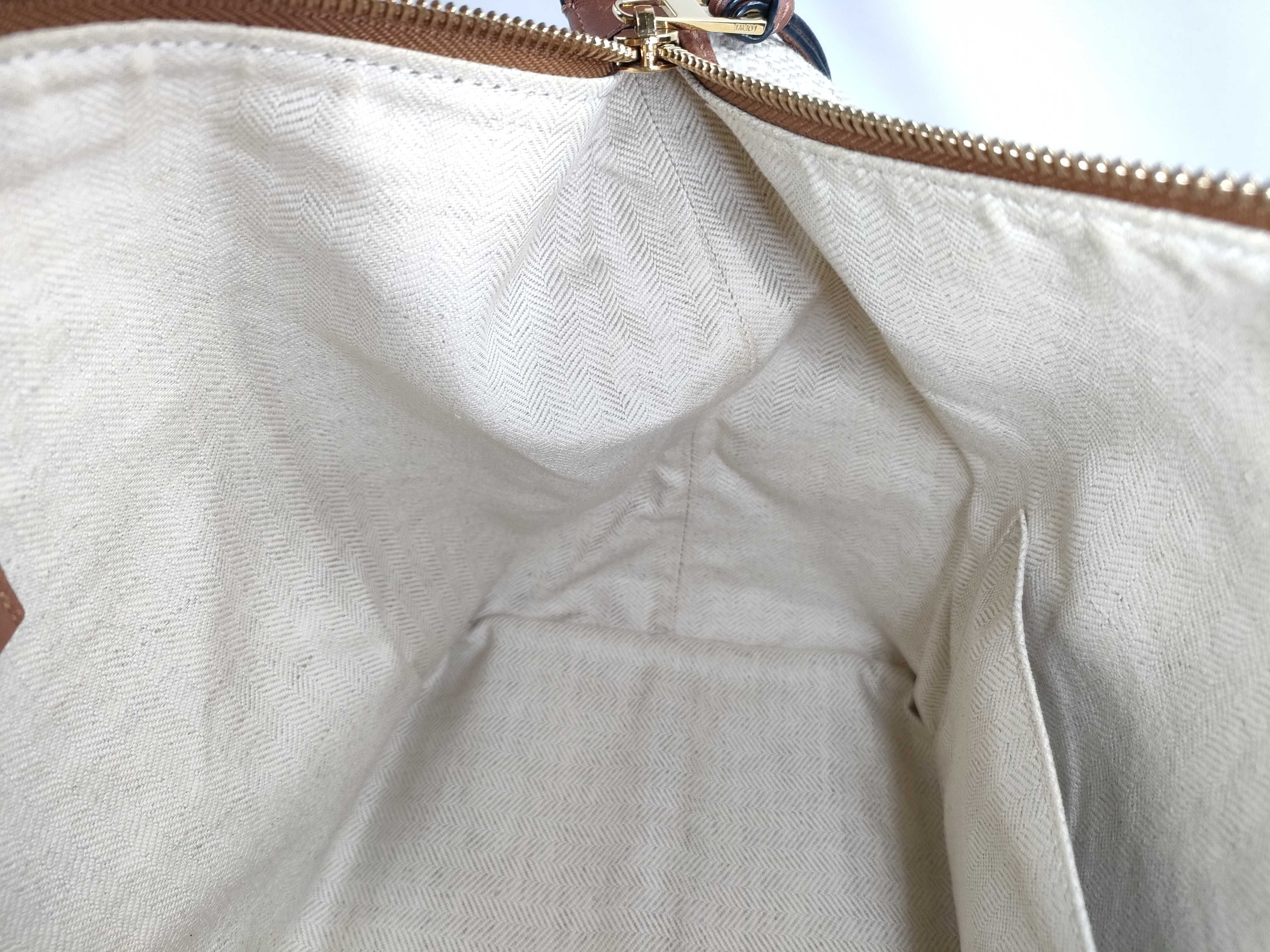 Cuby Medium Anagram One-Shoulder Bag (Shoulder Bag) — view 11