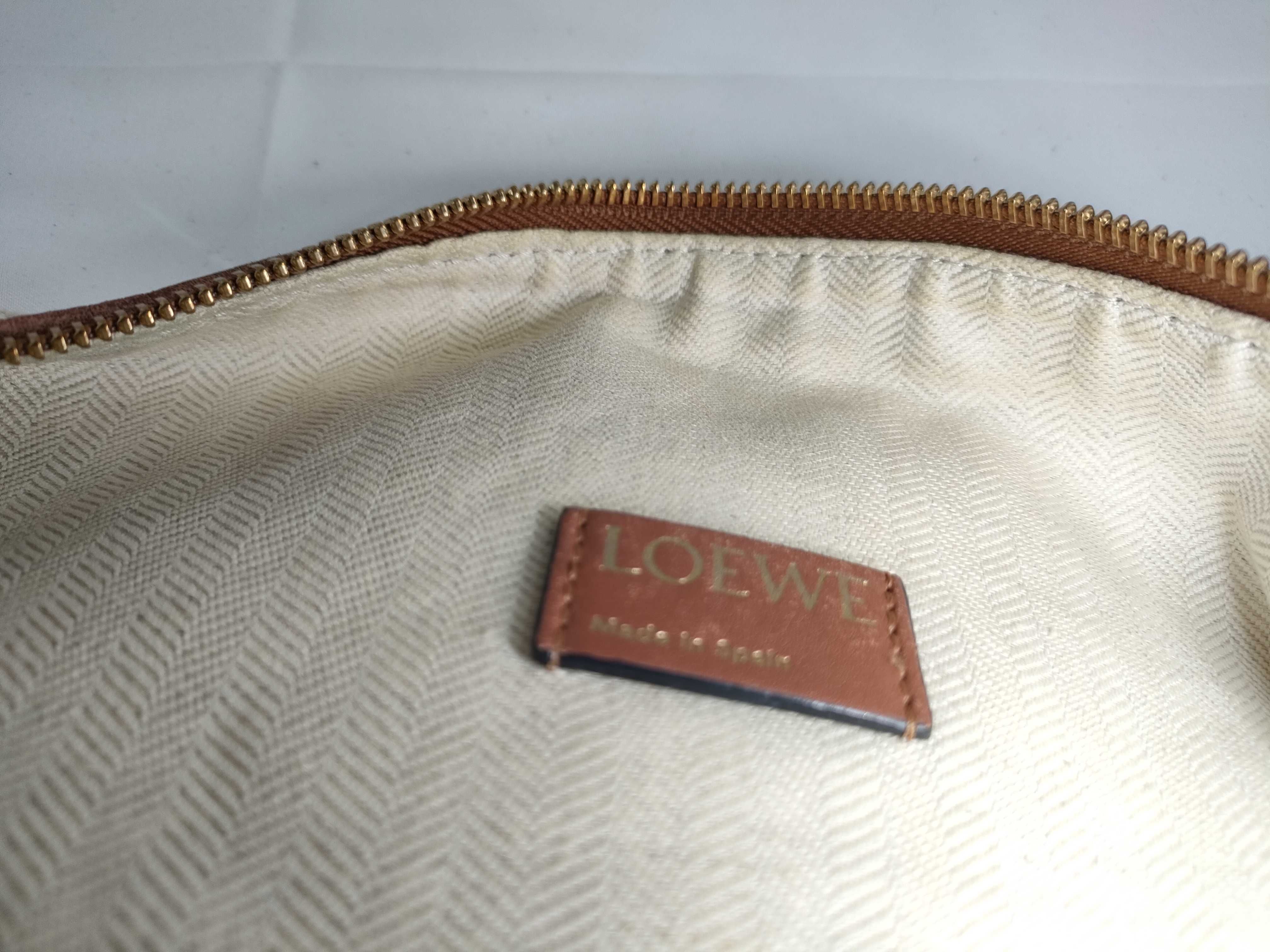Cuby Medium Anagram One-Shoulder Bag (Shoulder Bag) — view 13