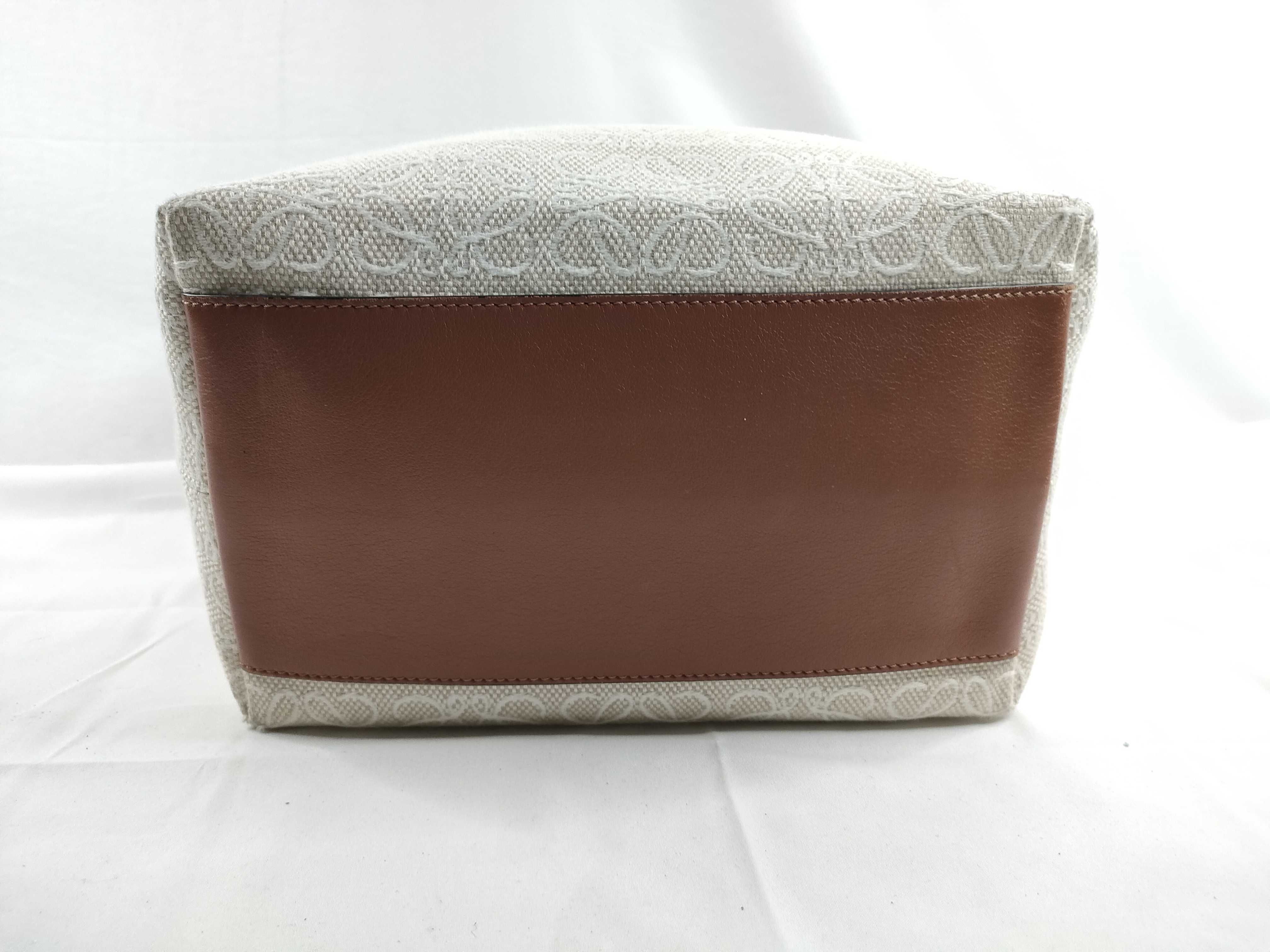 Cuby Medium Anagram One-Shoulder Bag (Shoulder Bag) — view 4